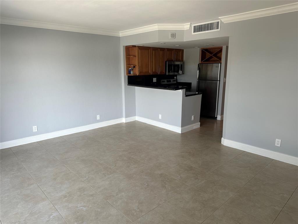 2900 NE 30th St 4D