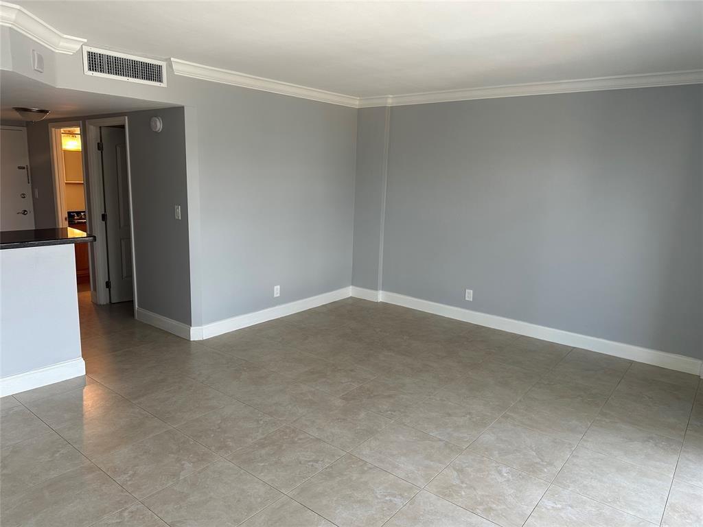 2900 NE 30th St 4D