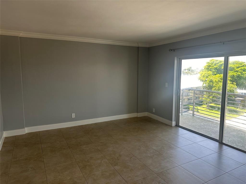 2900 NE 30th St 4D