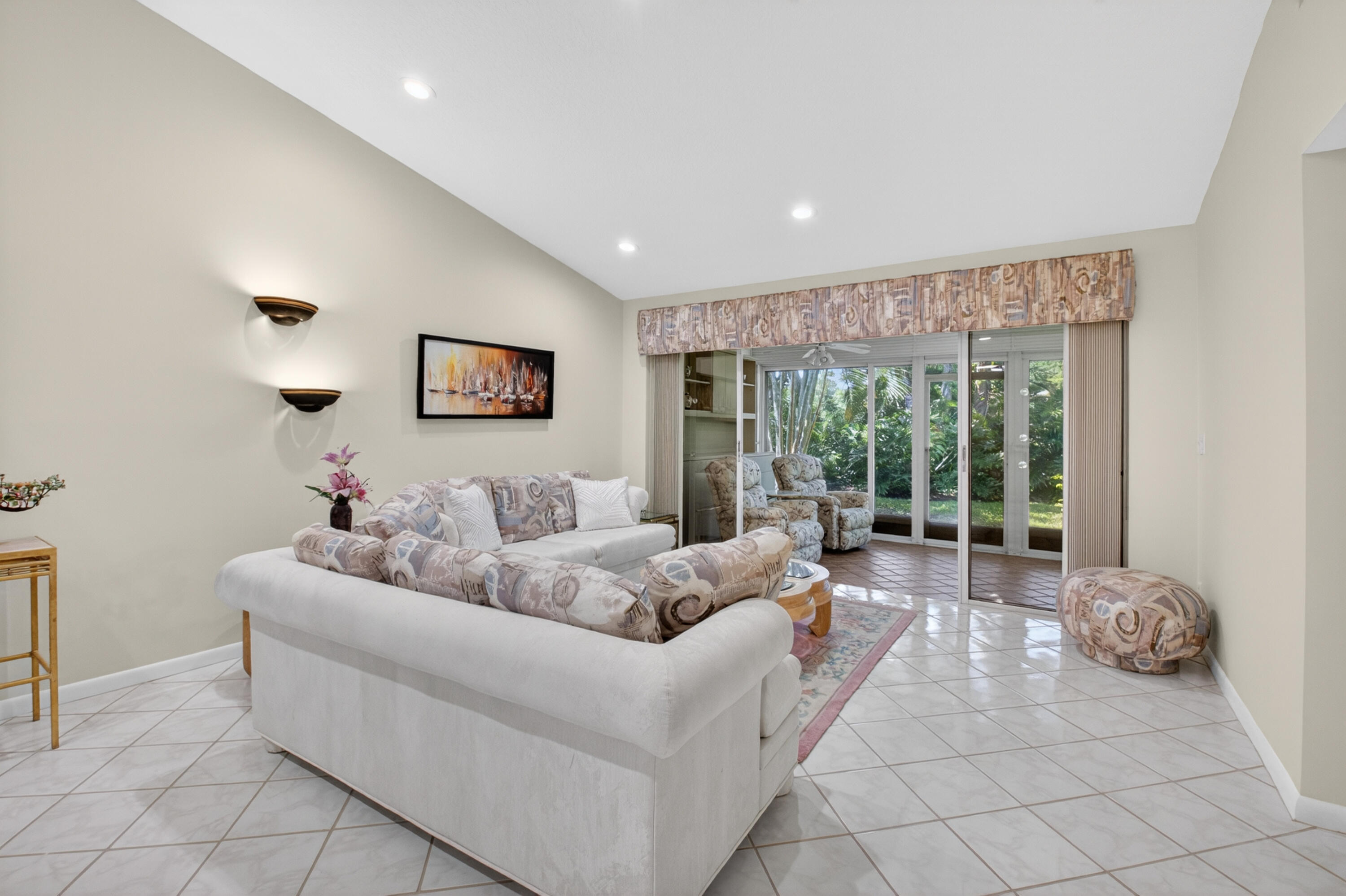 EMERALD POINTE 1 - Residential