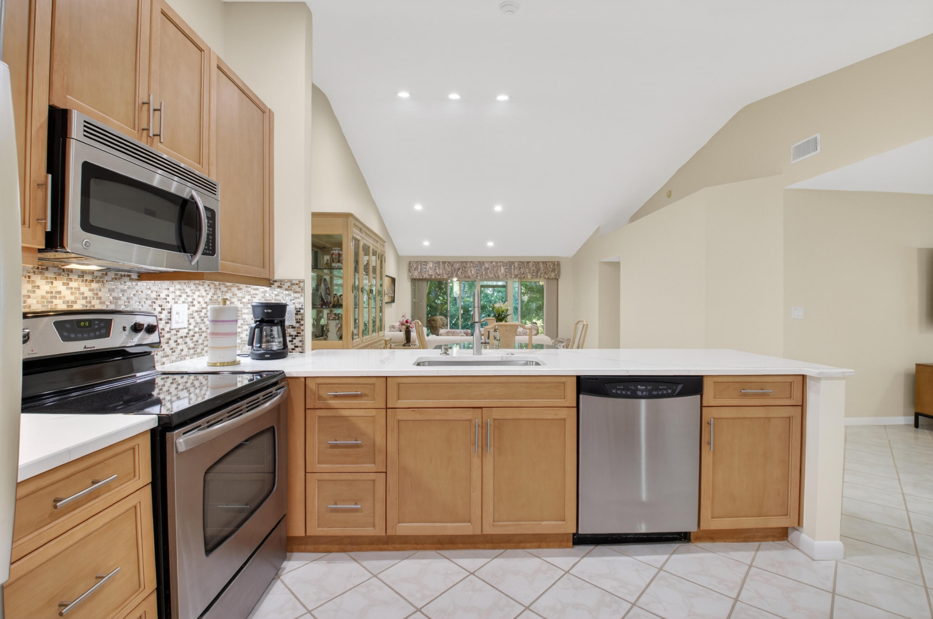 EMERALD POINTE 1 - Residential