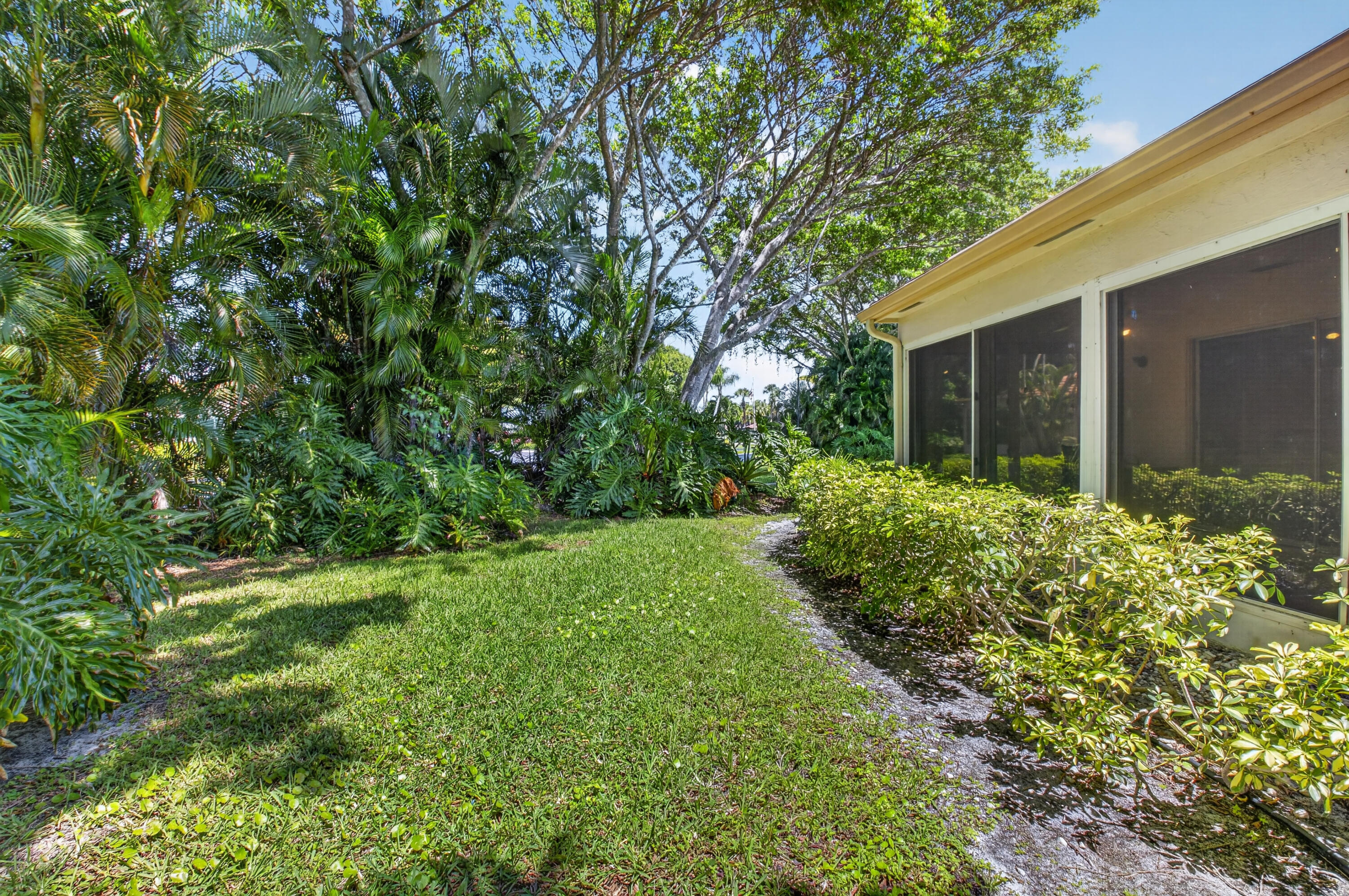 EMERALD POINTE 1 - Residential