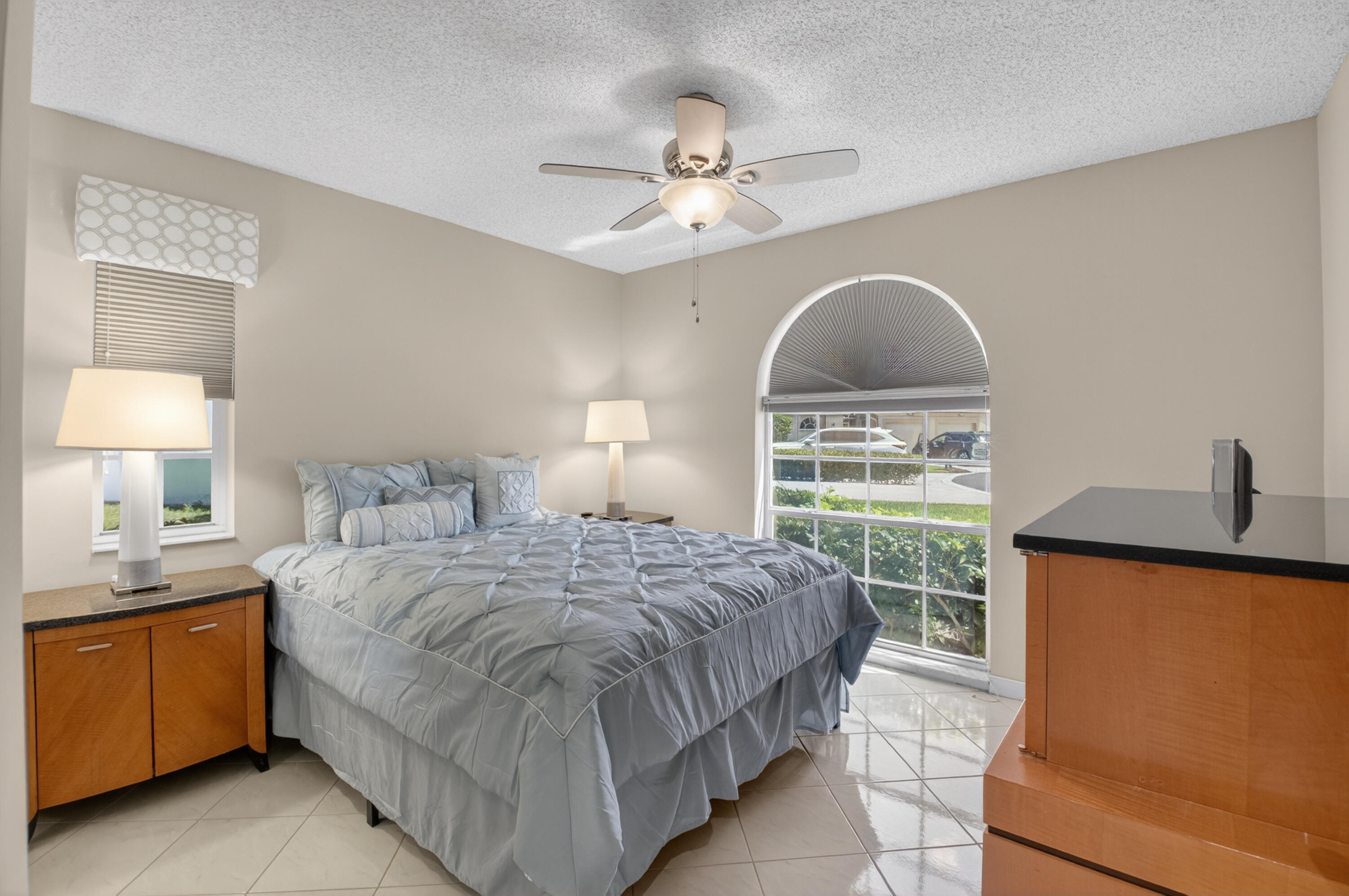 EMERALD POINTE 1 - Residential