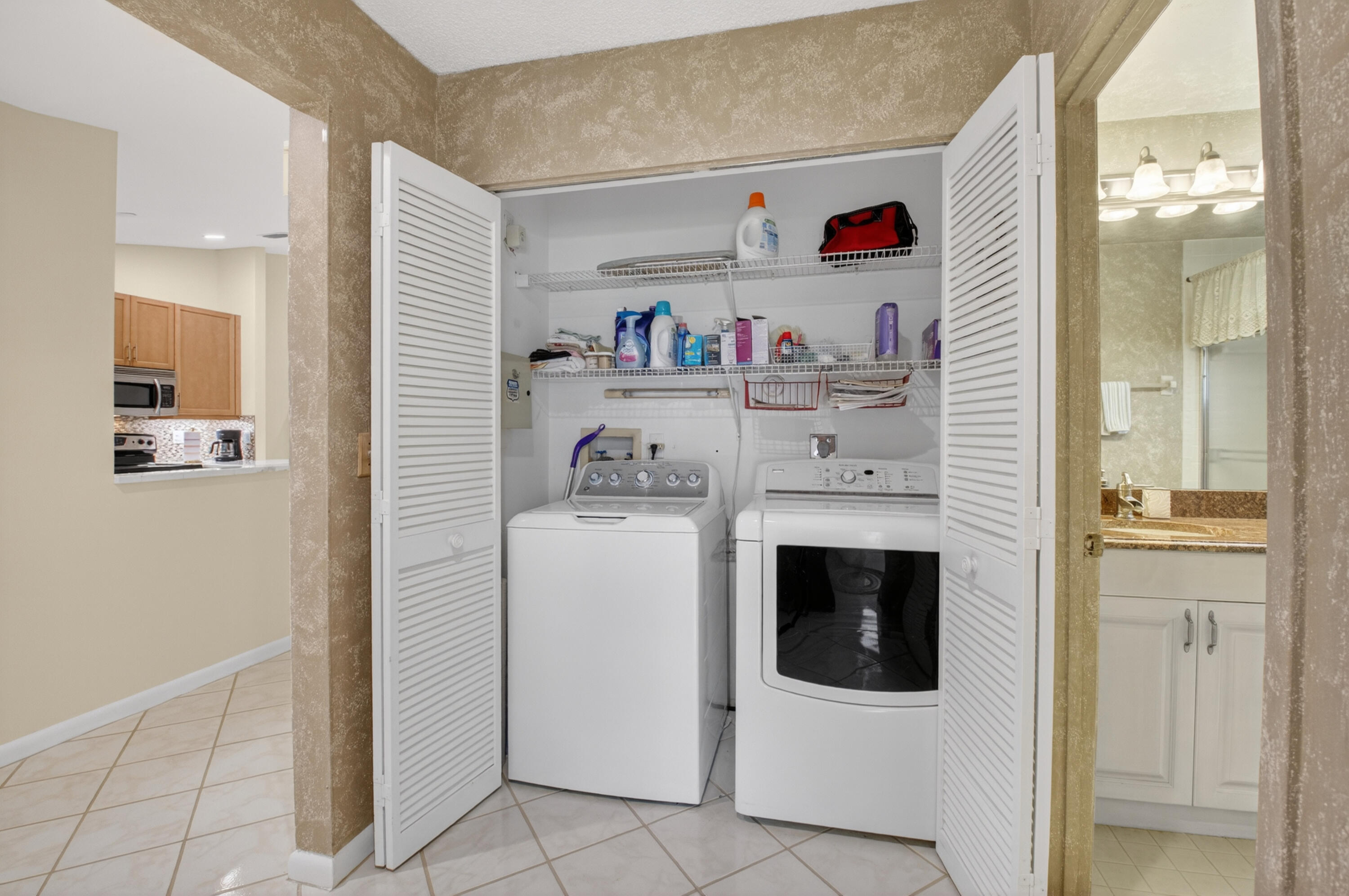 EMERALD POINTE 1 - Residential