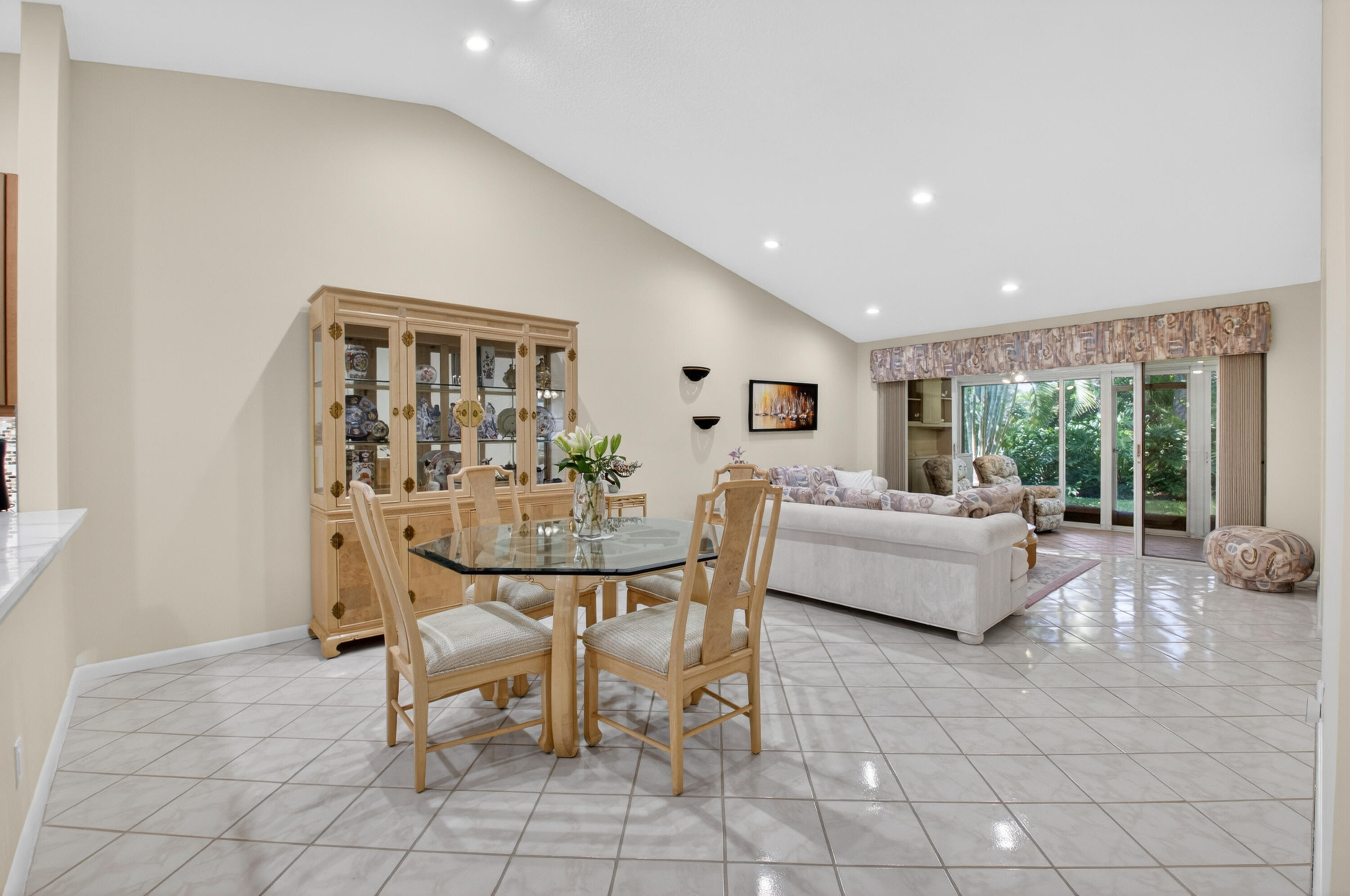 EMERALD POINTE 1 - Residential