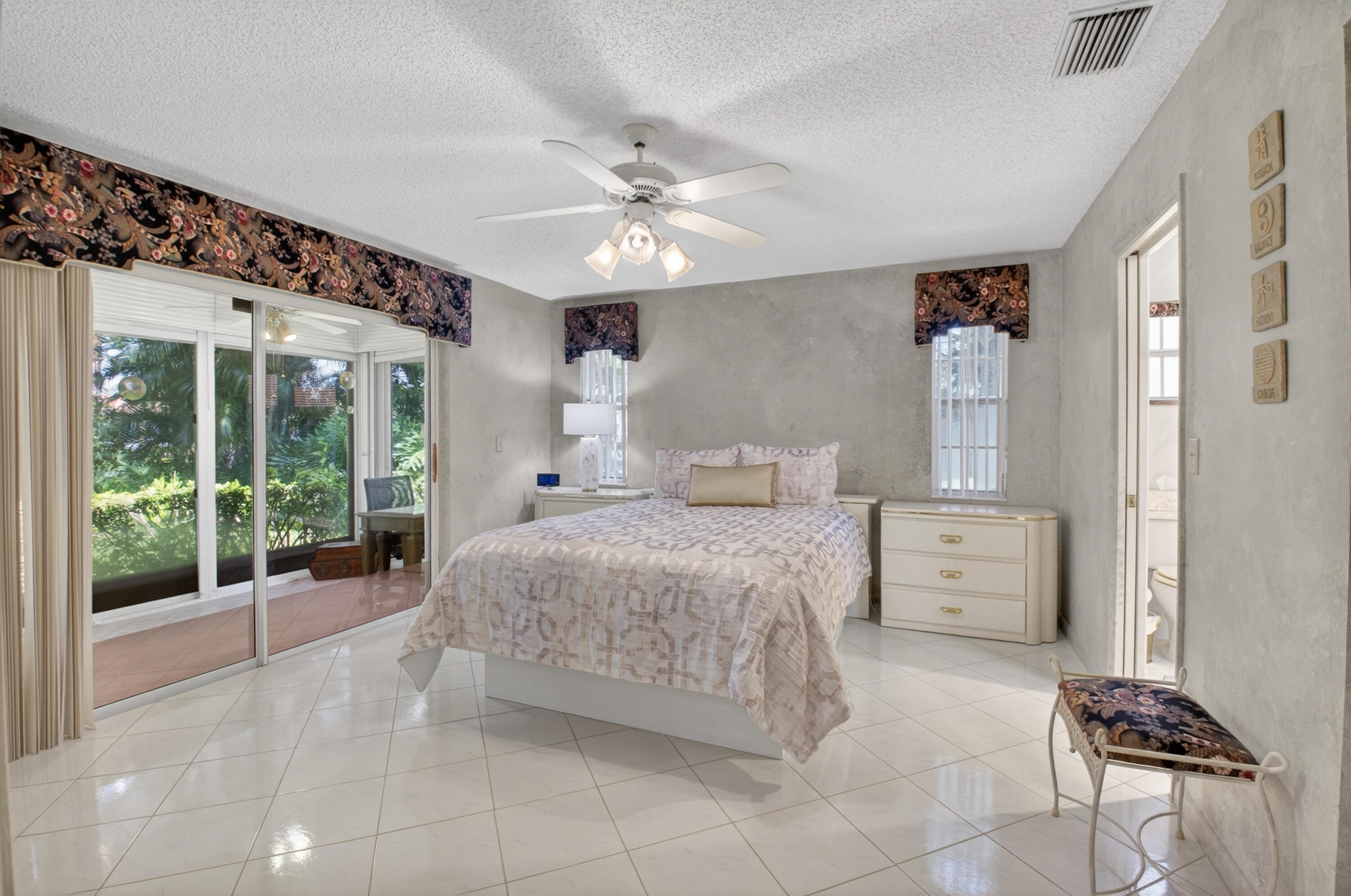 EMERALD POINTE 1 - Residential