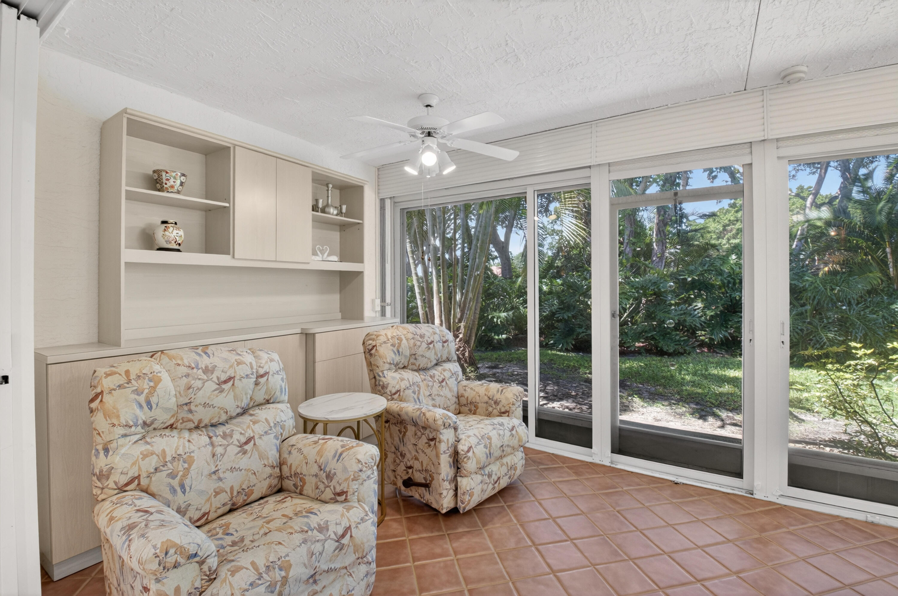 EMERALD POINTE 1 - Residential