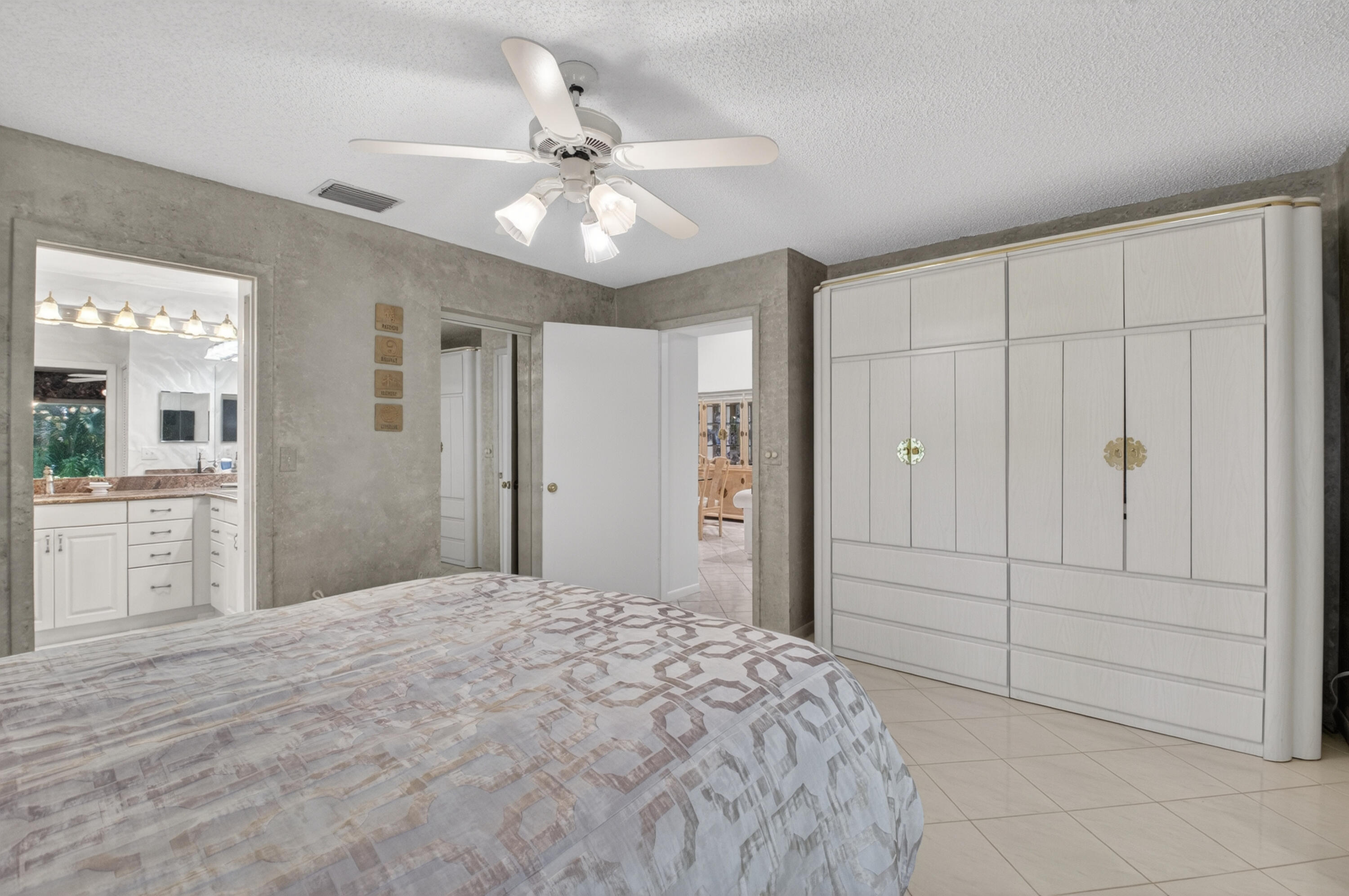 EMERALD POINTE 1 - Residential