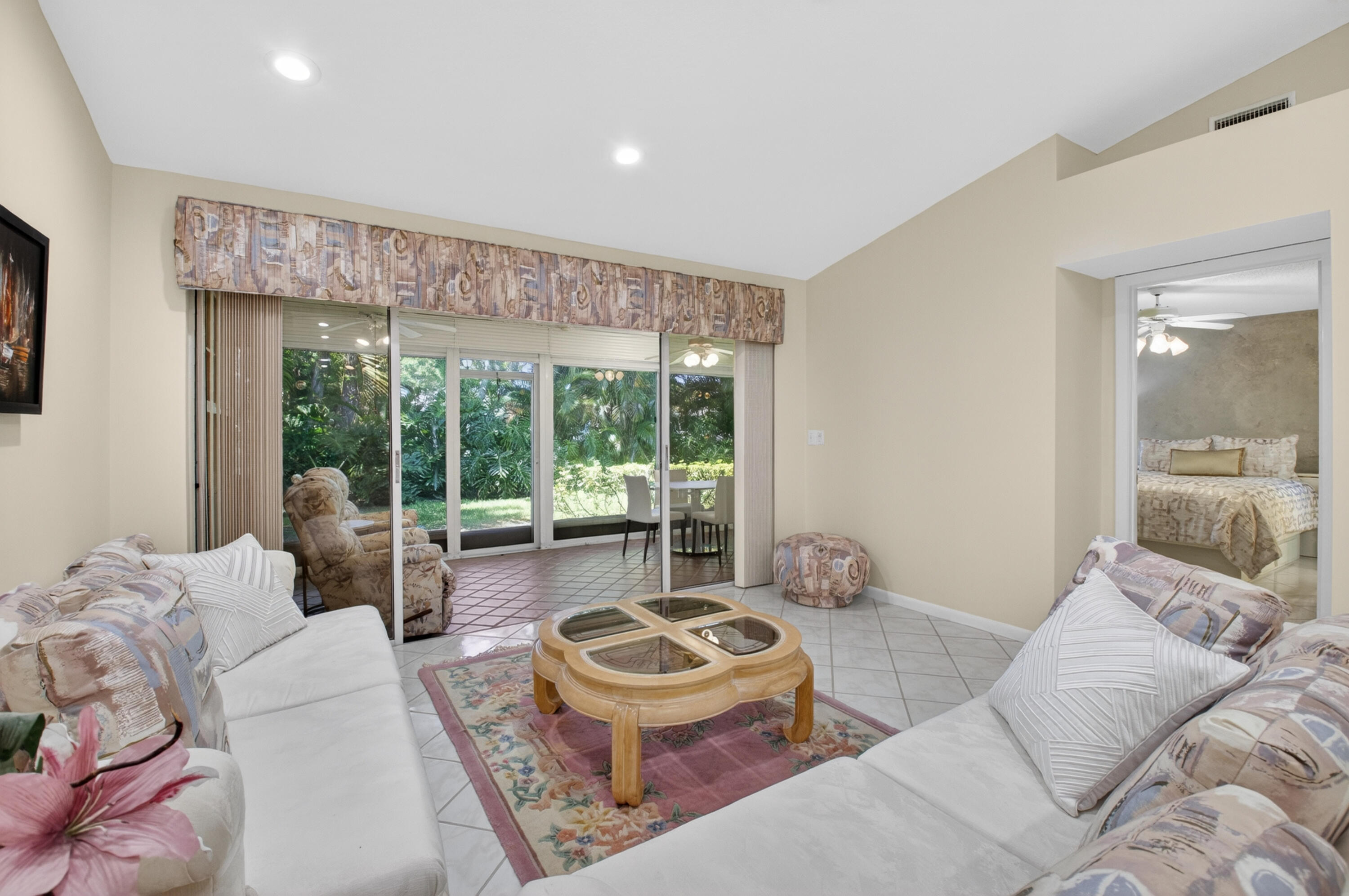 EMERALD POINTE 1 - Residential