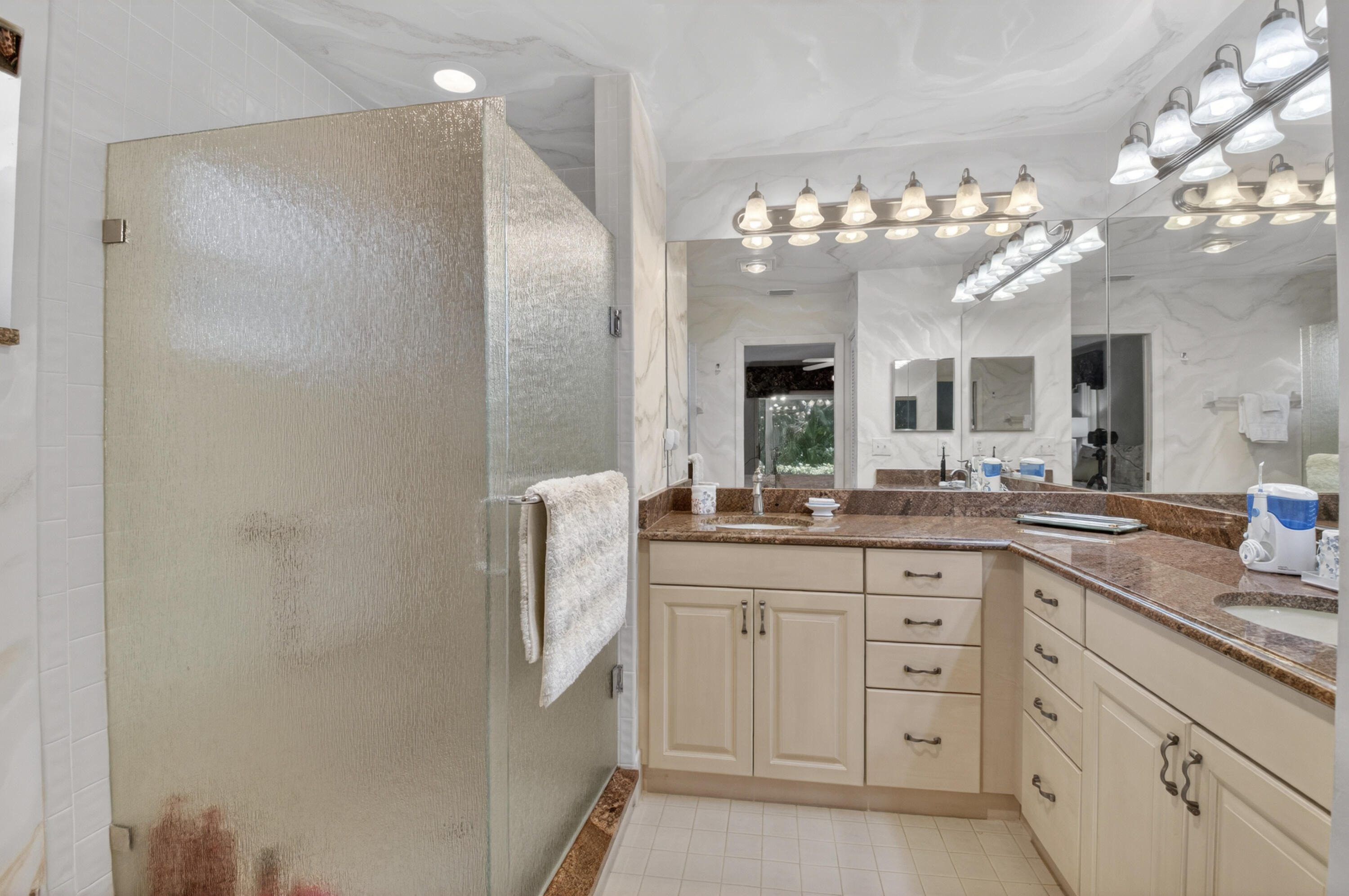 EMERALD POINTE 1 - Residential