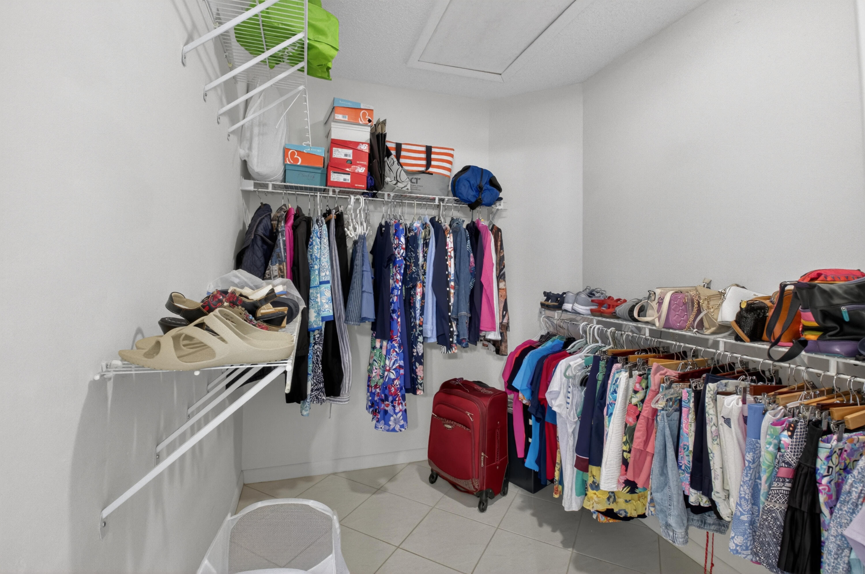 EMERALD POINTE 1 - Residential