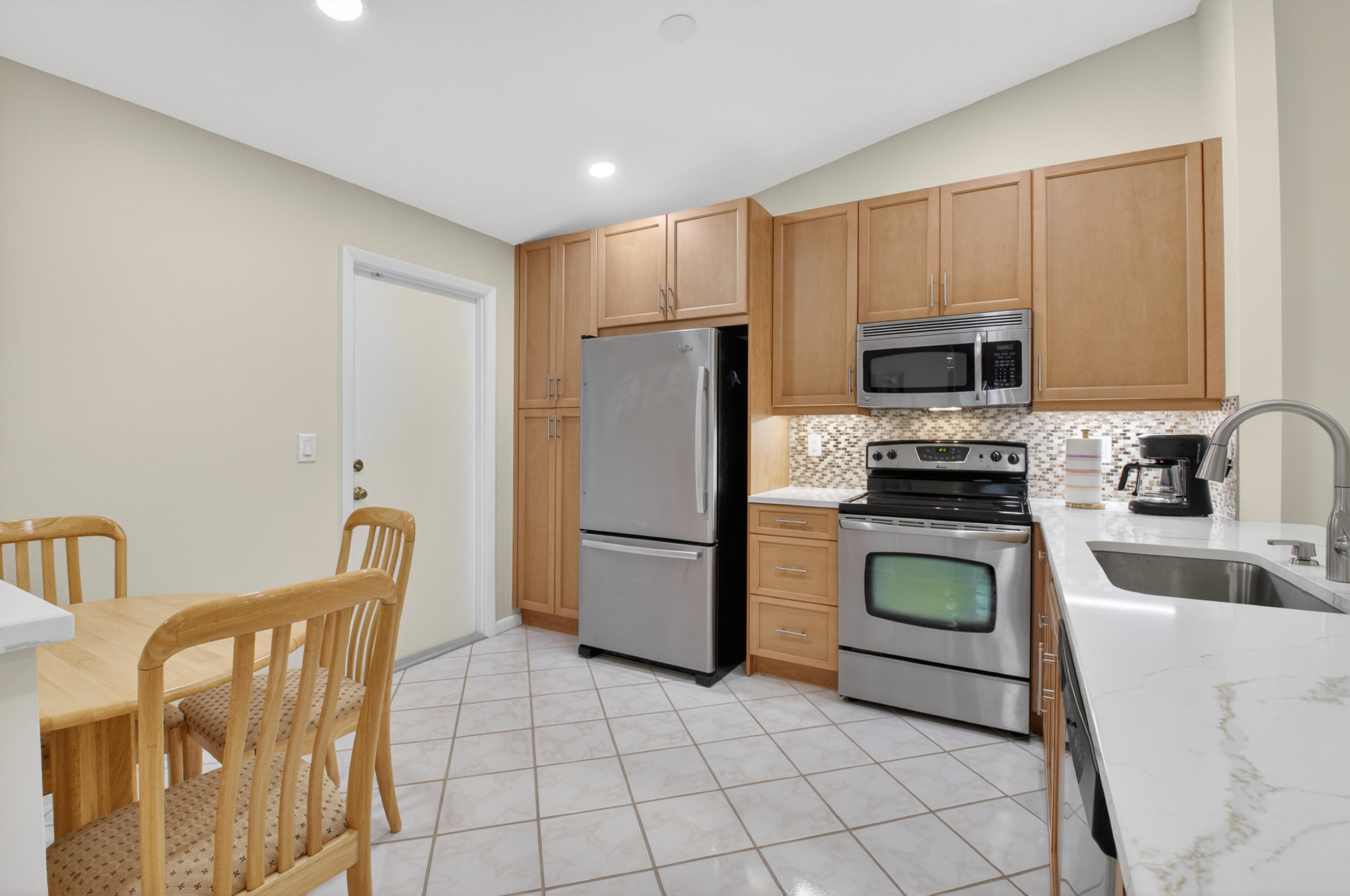 EMERALD POINTE 1 - Residential