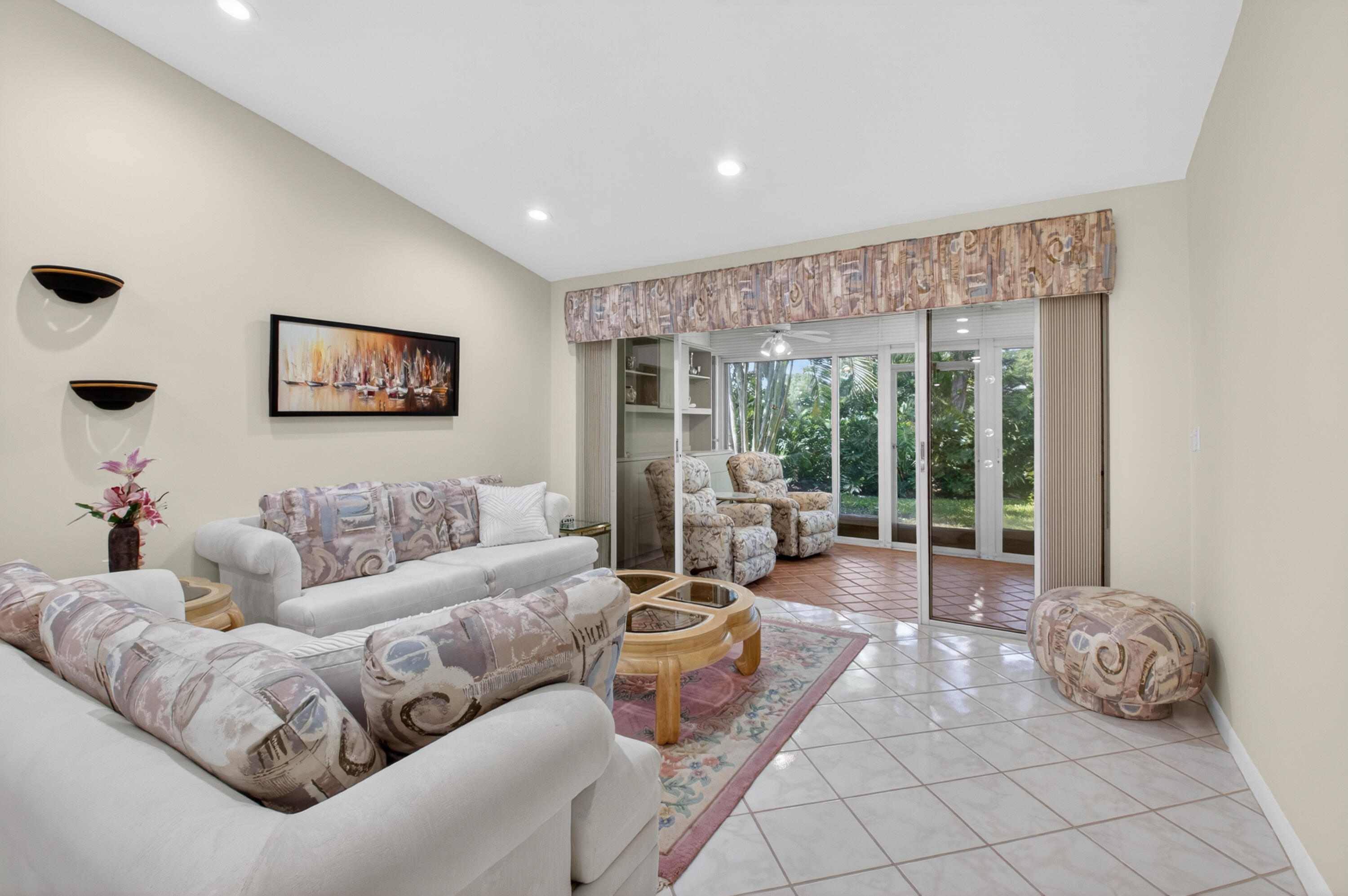 EMERALD POINTE 1 - Residential