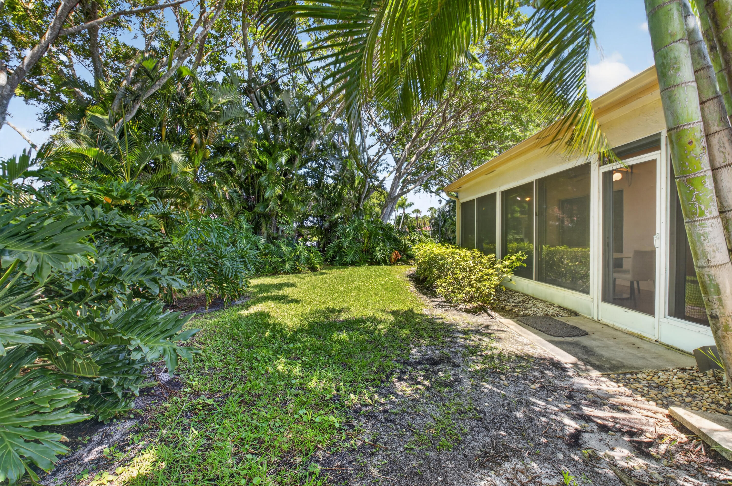 EMERALD POINTE 1 - Residential