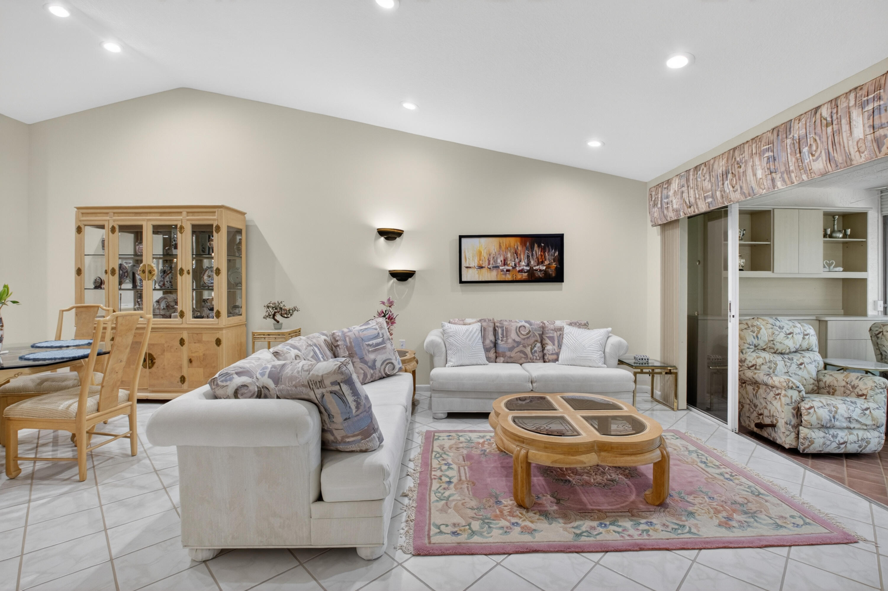 EMERALD POINTE 1 - Residential