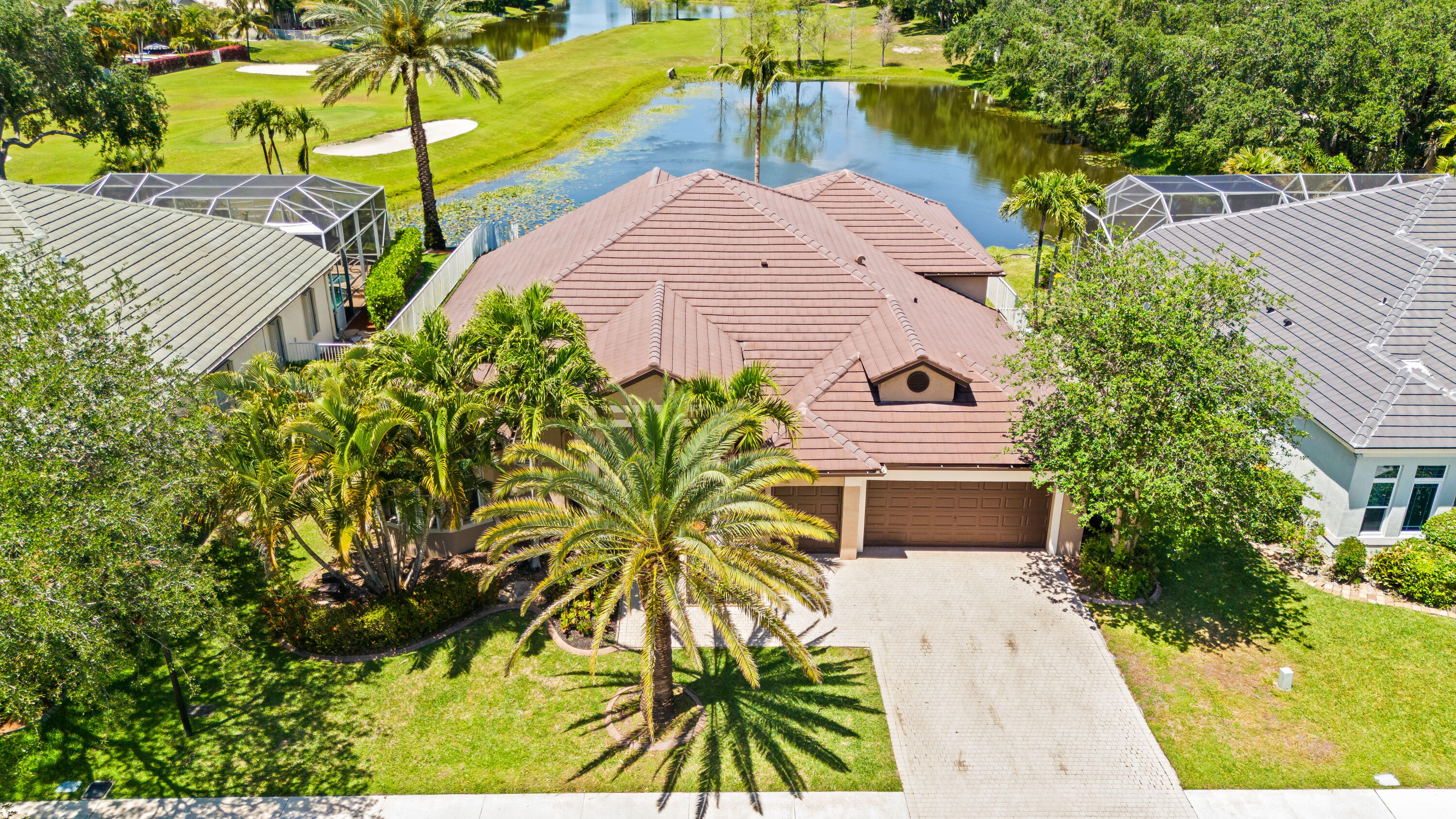 ROLLING HILLS GOLF & TENNIS CLUB - Residential