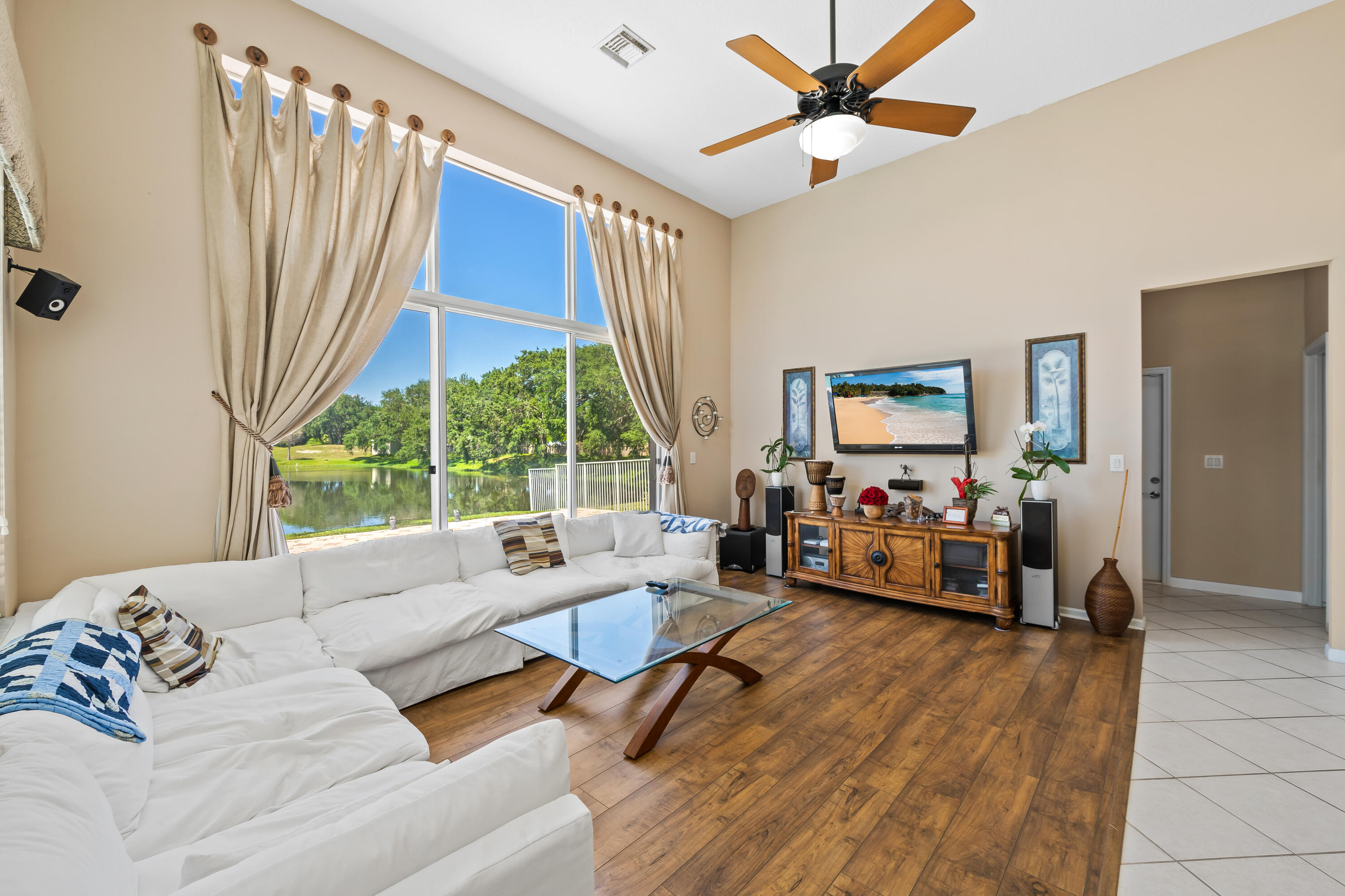 ROLLING HILLS GOLF & TENNIS CLUB - Residential