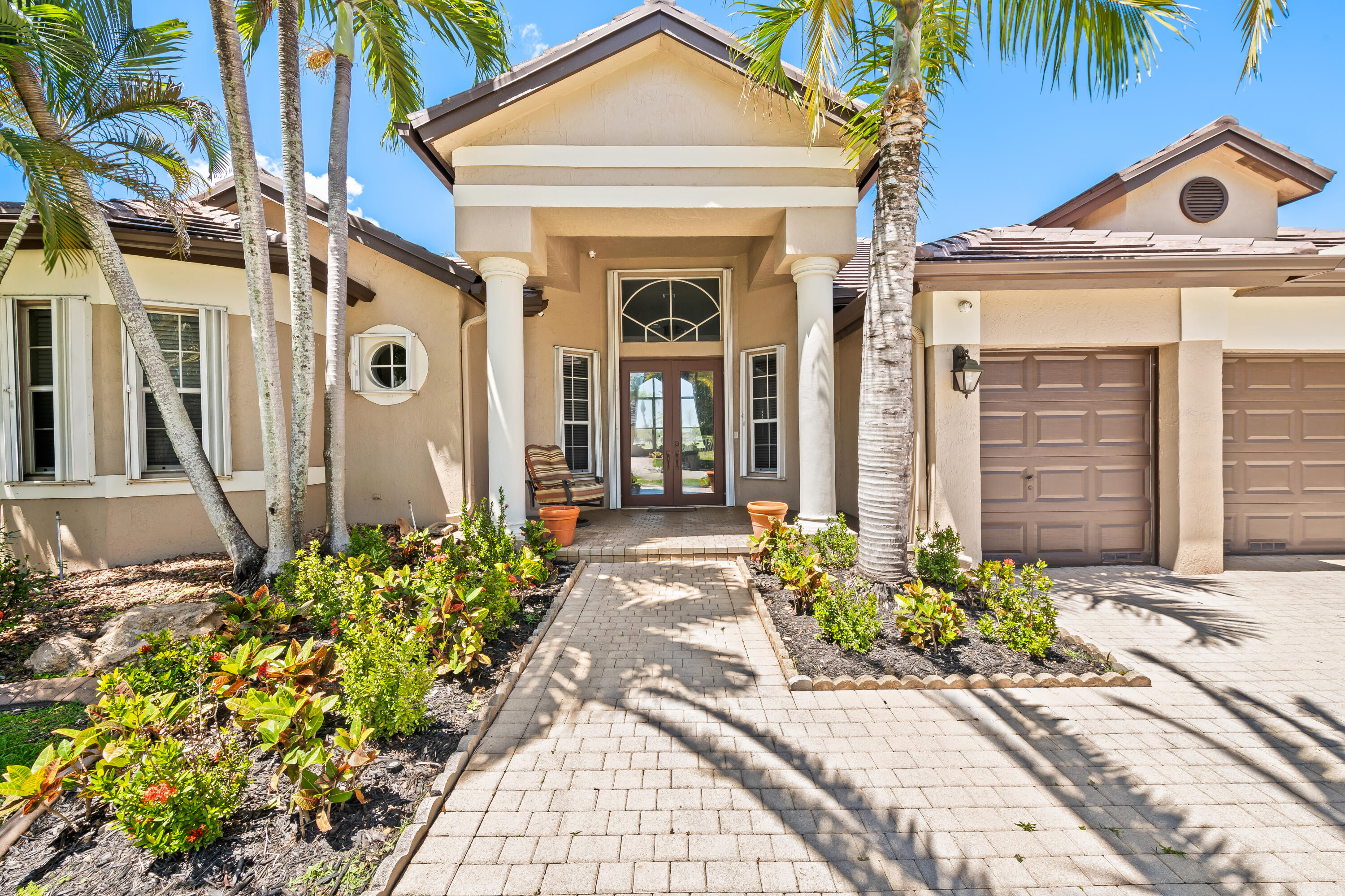 ROLLING HILLS GOLF & TENNIS CLUB - Residential