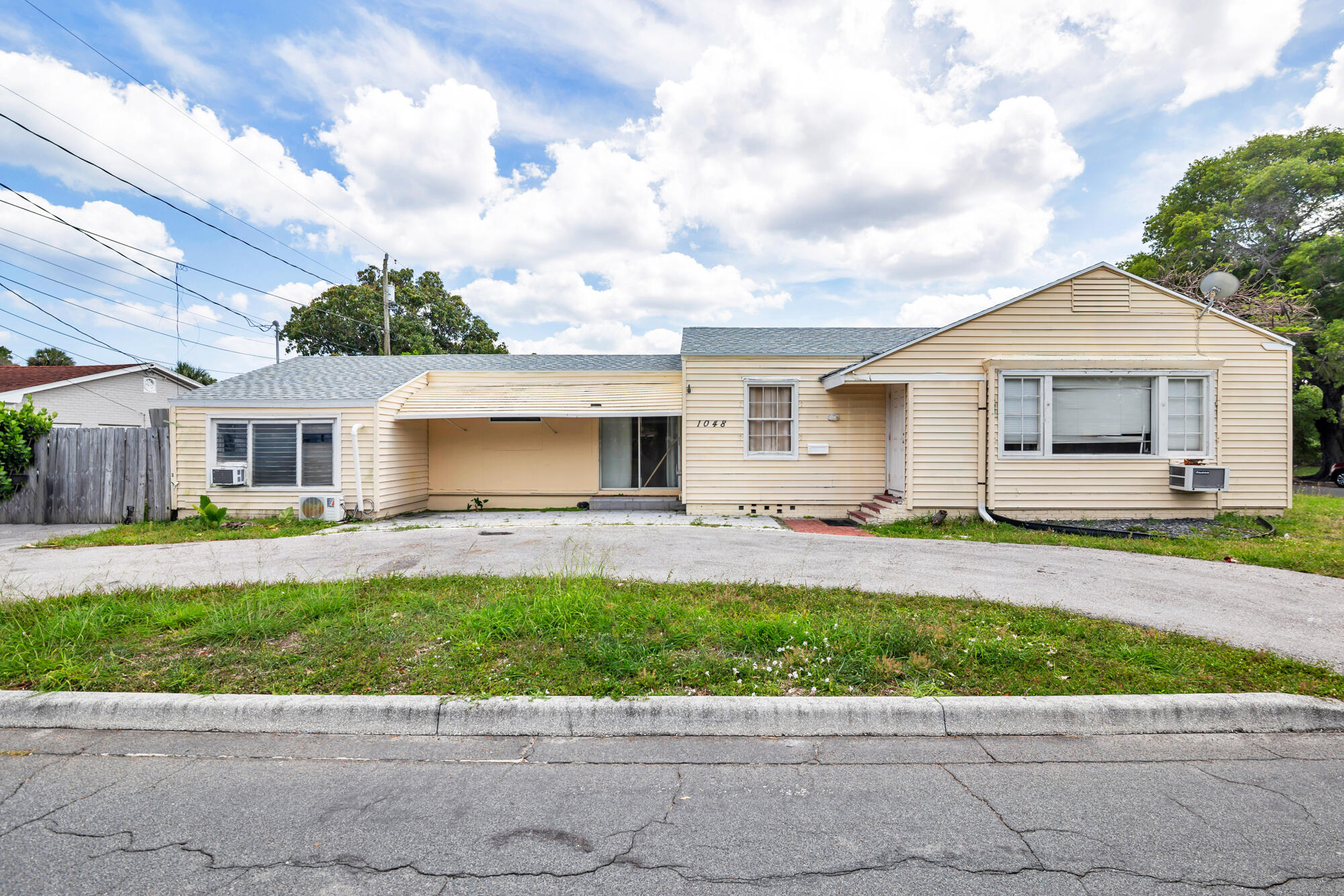 1048 Van Deventer Street
