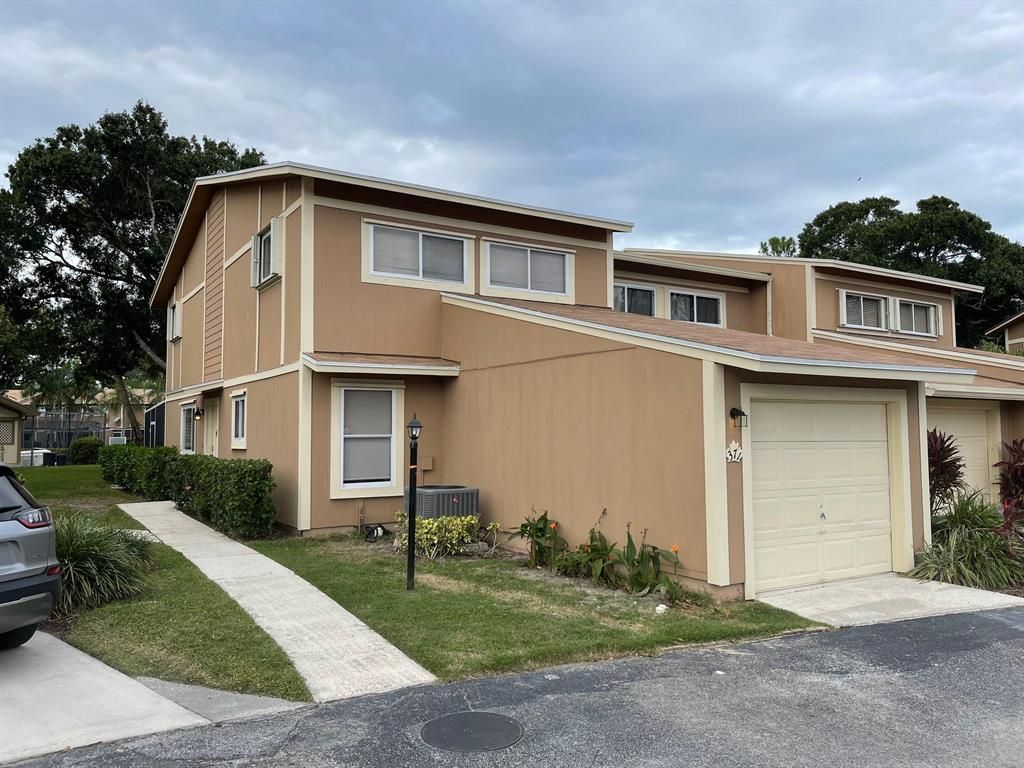 Photo of 371 Maplecrest Circle, Jupiter, FL 33458 (MLS # R10756278)