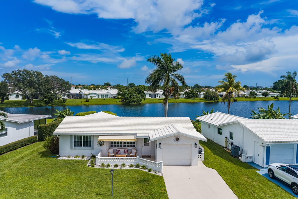 Photo of 2201 SW ROMA Way SW, Boynton Beach, FL 33426 (MLS # B26075372)