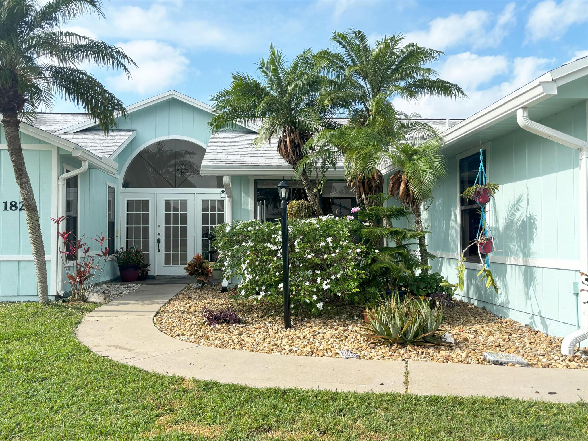 1826 SW Stratford Way