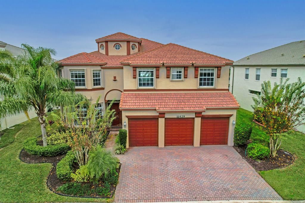 Photo of 11429 SW Hillcrest Circle, Port Saint Lucie, FL 34987 (MLS # R10761095)