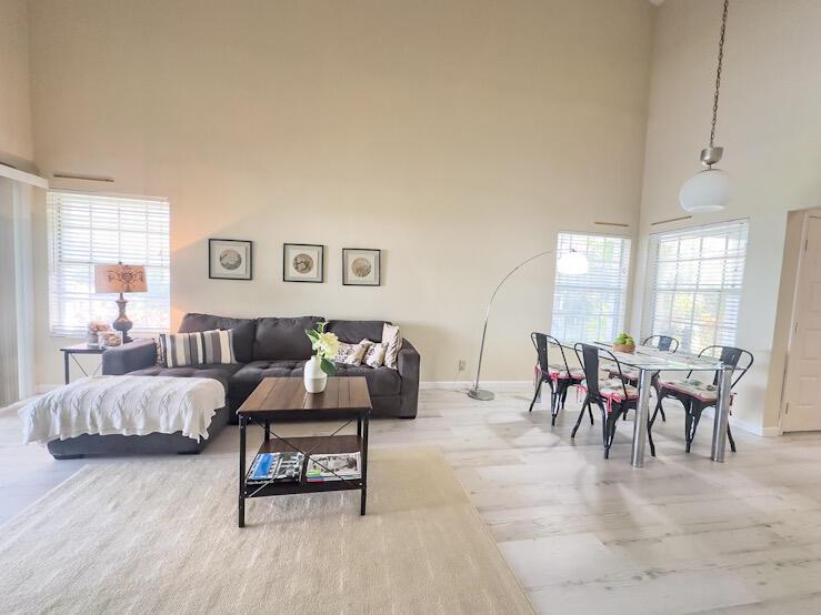 ISLAND CLUB - Residential