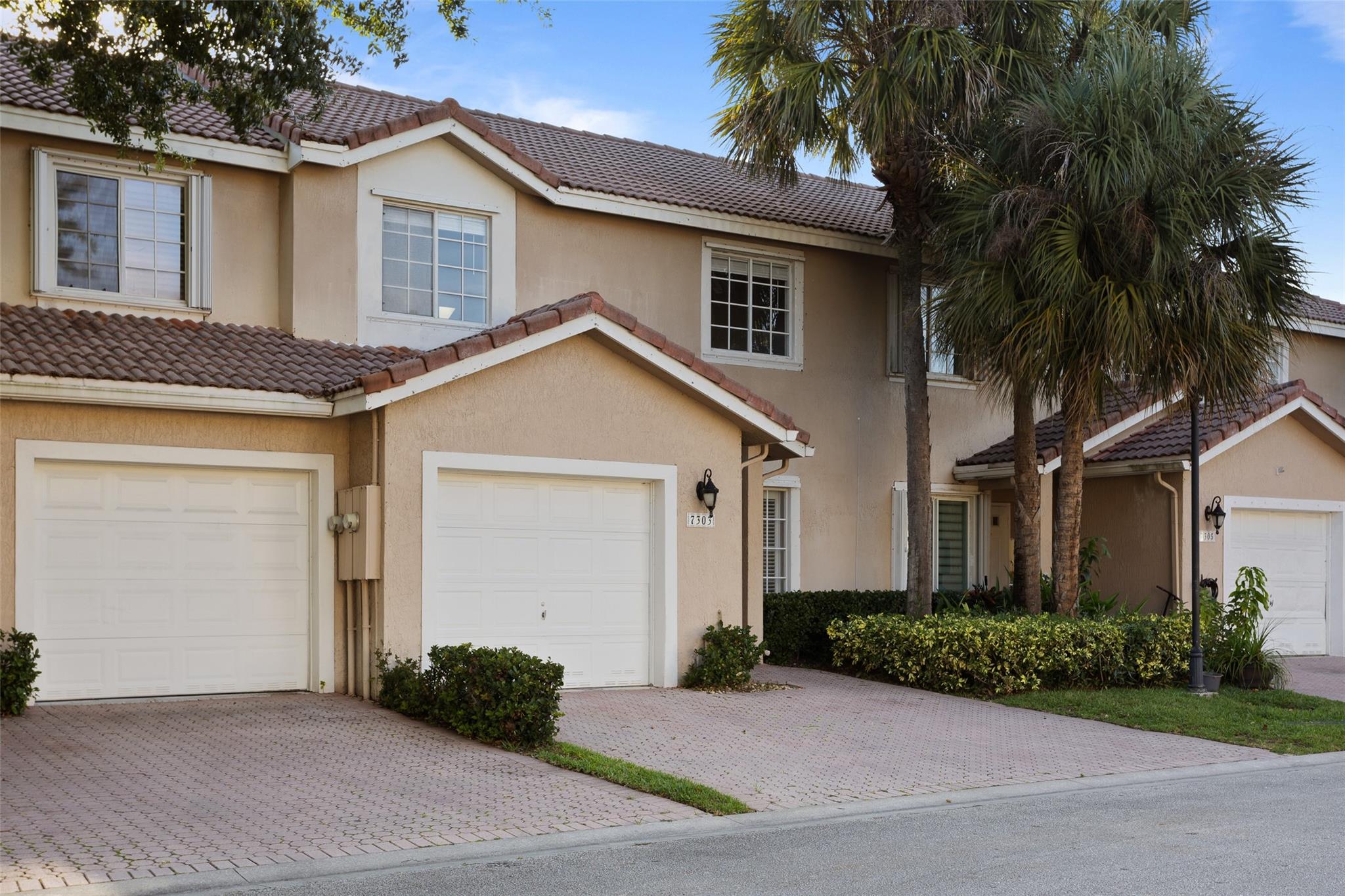 7303 NW 61st Ter 7303