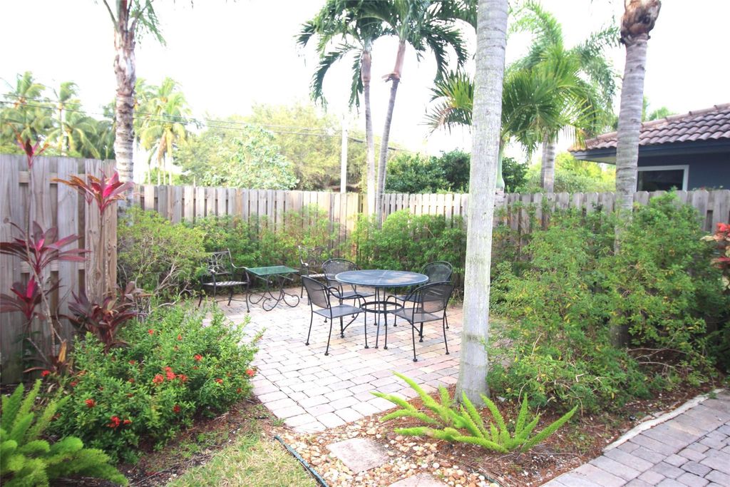 Photo of 820 NE 28th Street #2, Wilton Manors, FL 33334 (MLS # B26042556)