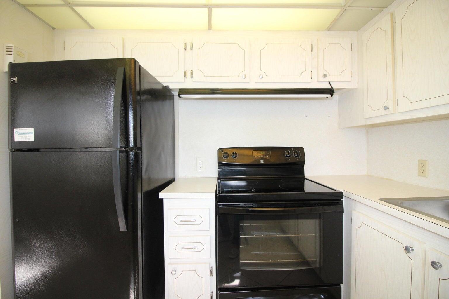 FANSHAW AT CENTURY VILLAGE CONDO - Residential