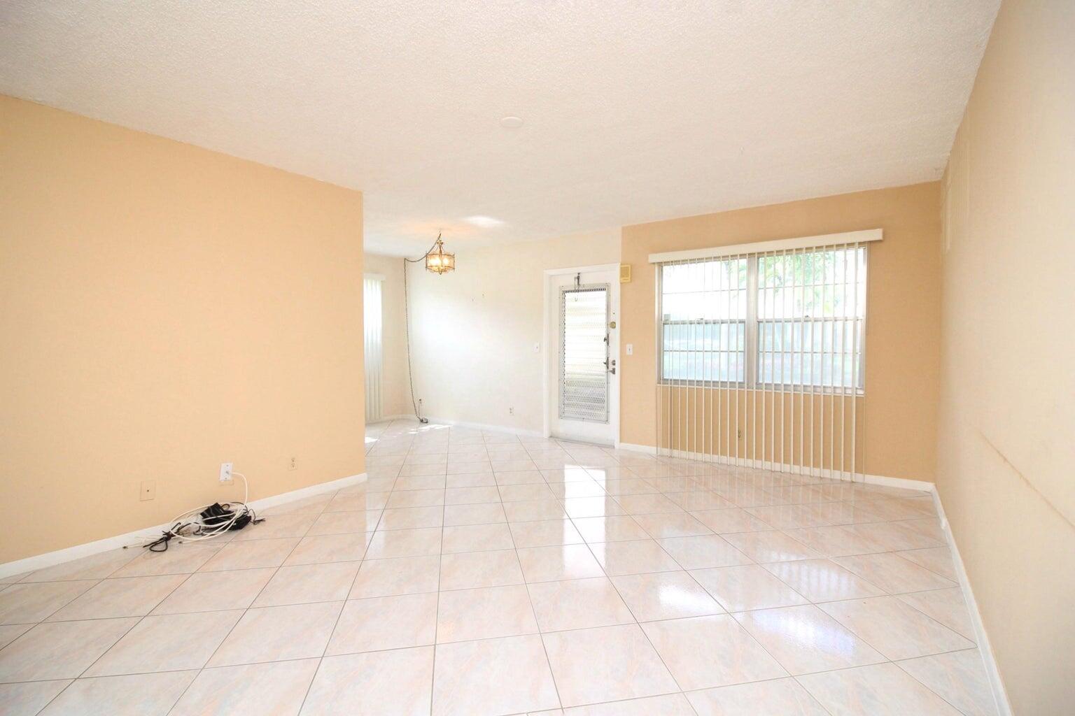 FANSHAW AT CENTURY VILLAGE CONDO - Residential