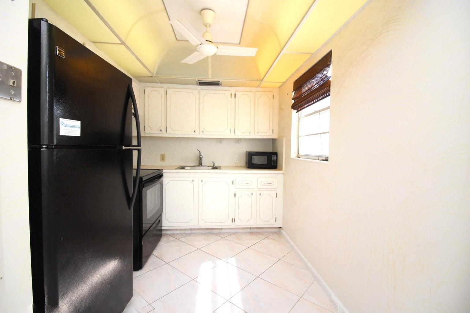 FANSHAW AT CENTURY VILLAGE CONDO - Residential