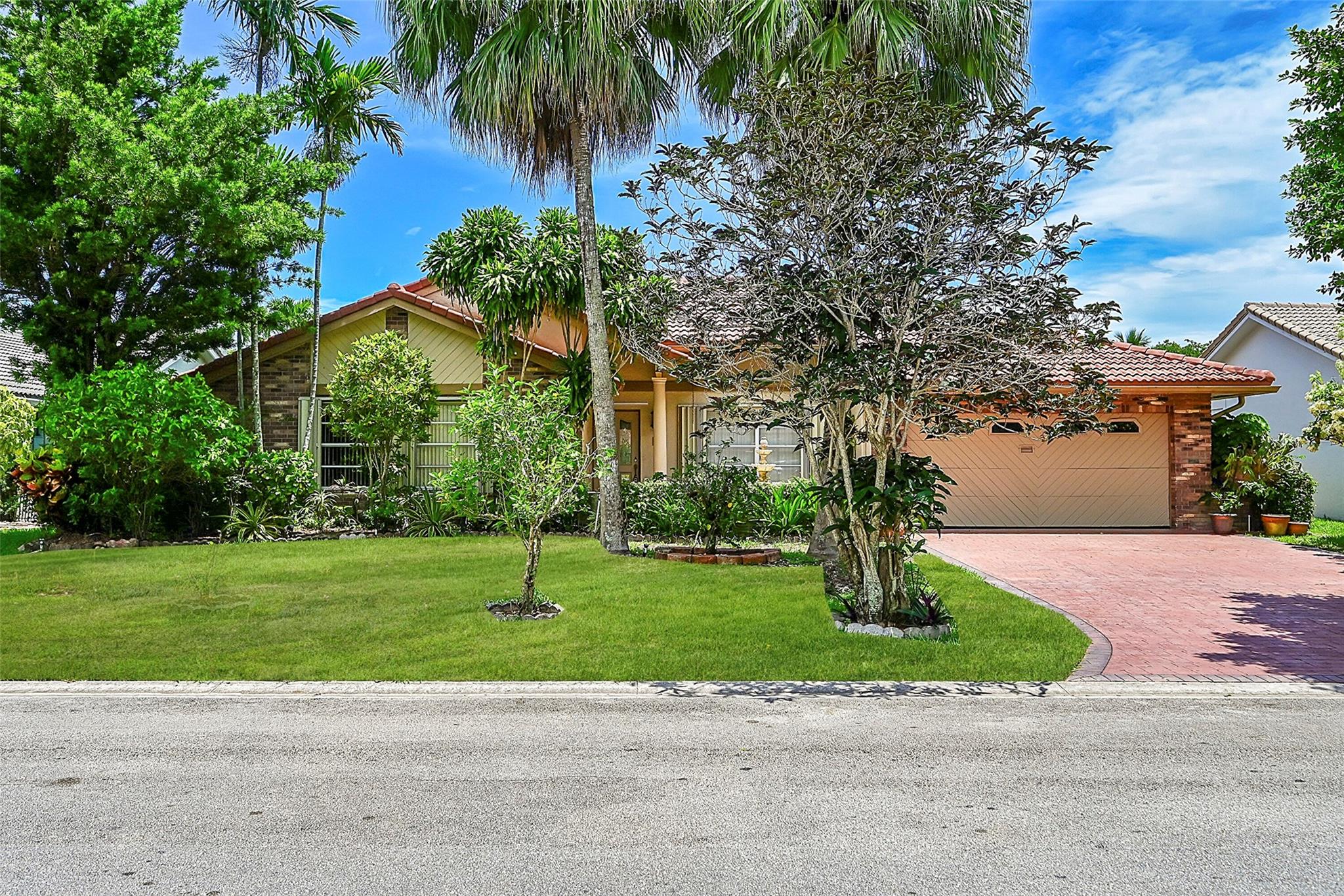 View Coral Springs, FL 33071 house