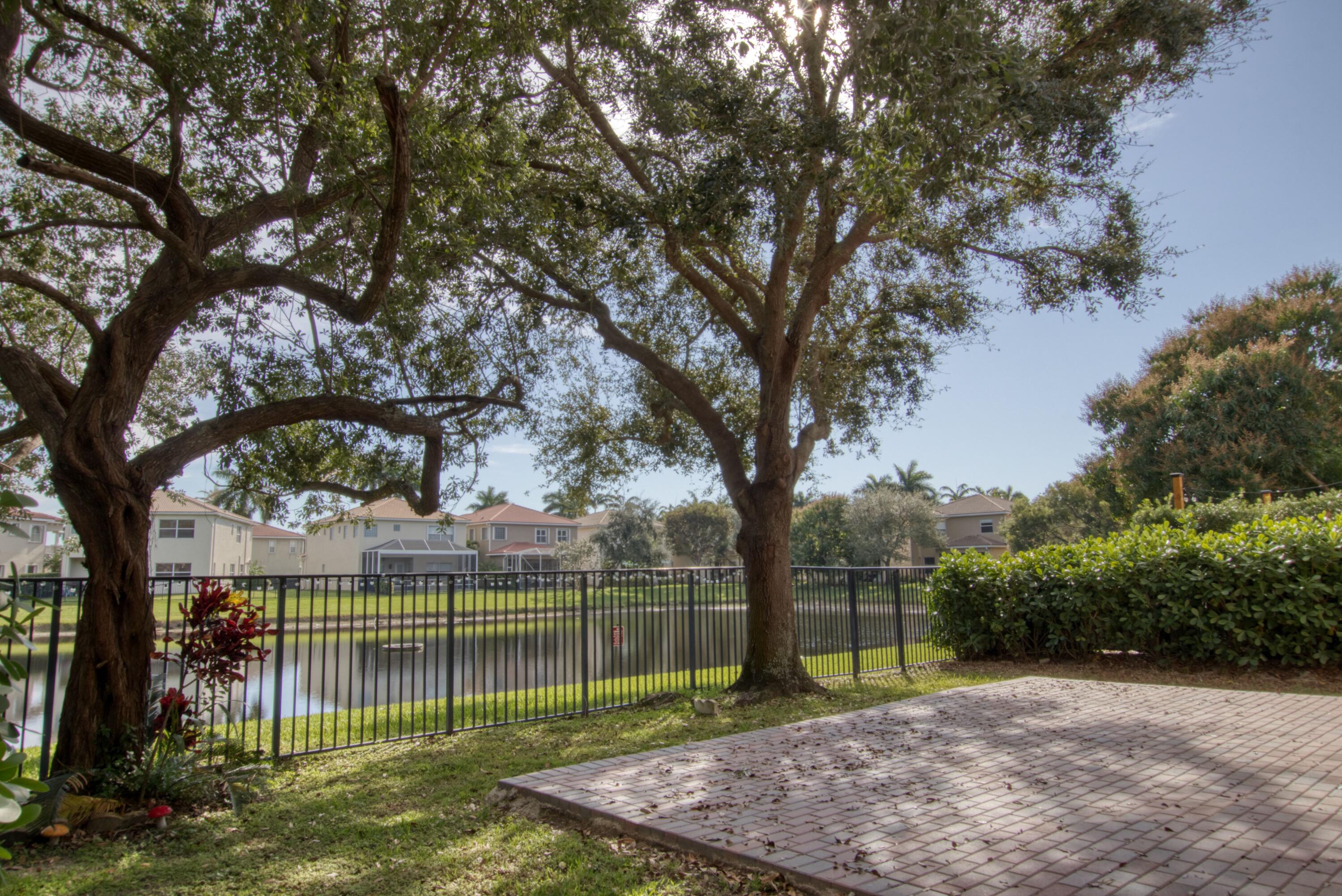 KNOLLWOOD PUD - Residential Lease