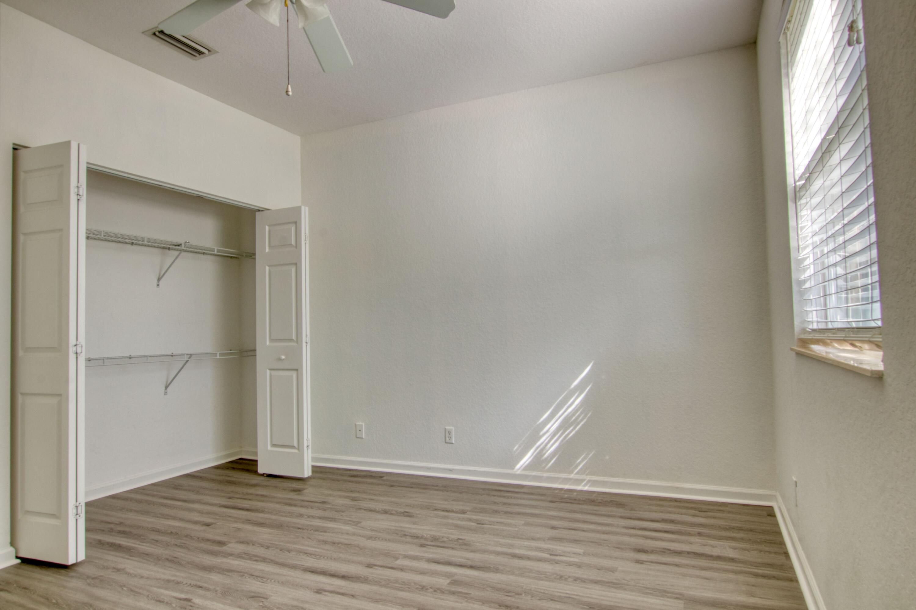 KNOLLWOOD PUD - Residential Lease