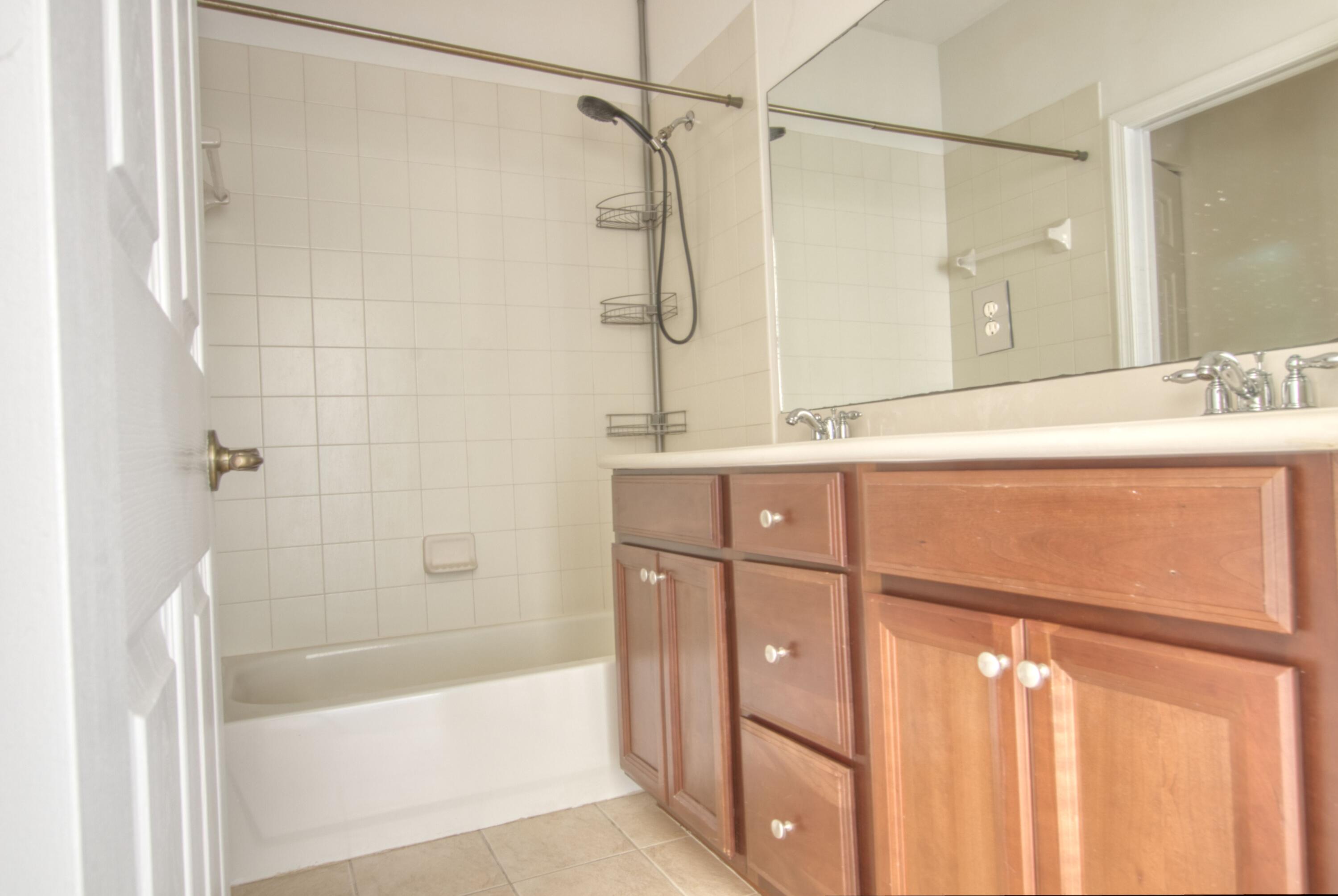 KNOLLWOOD PUD - Residential Lease