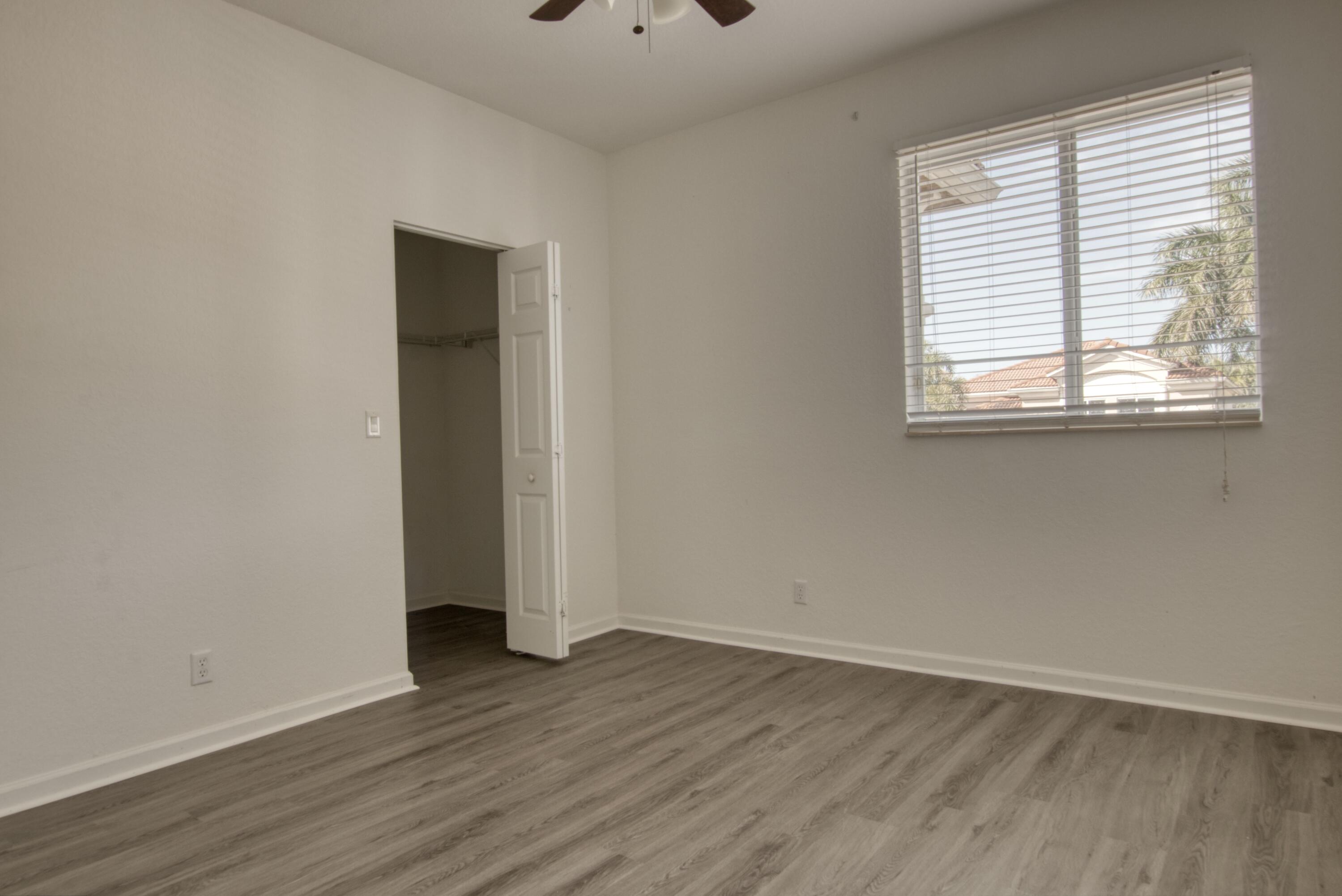 KNOLLWOOD PUD - Residential Lease