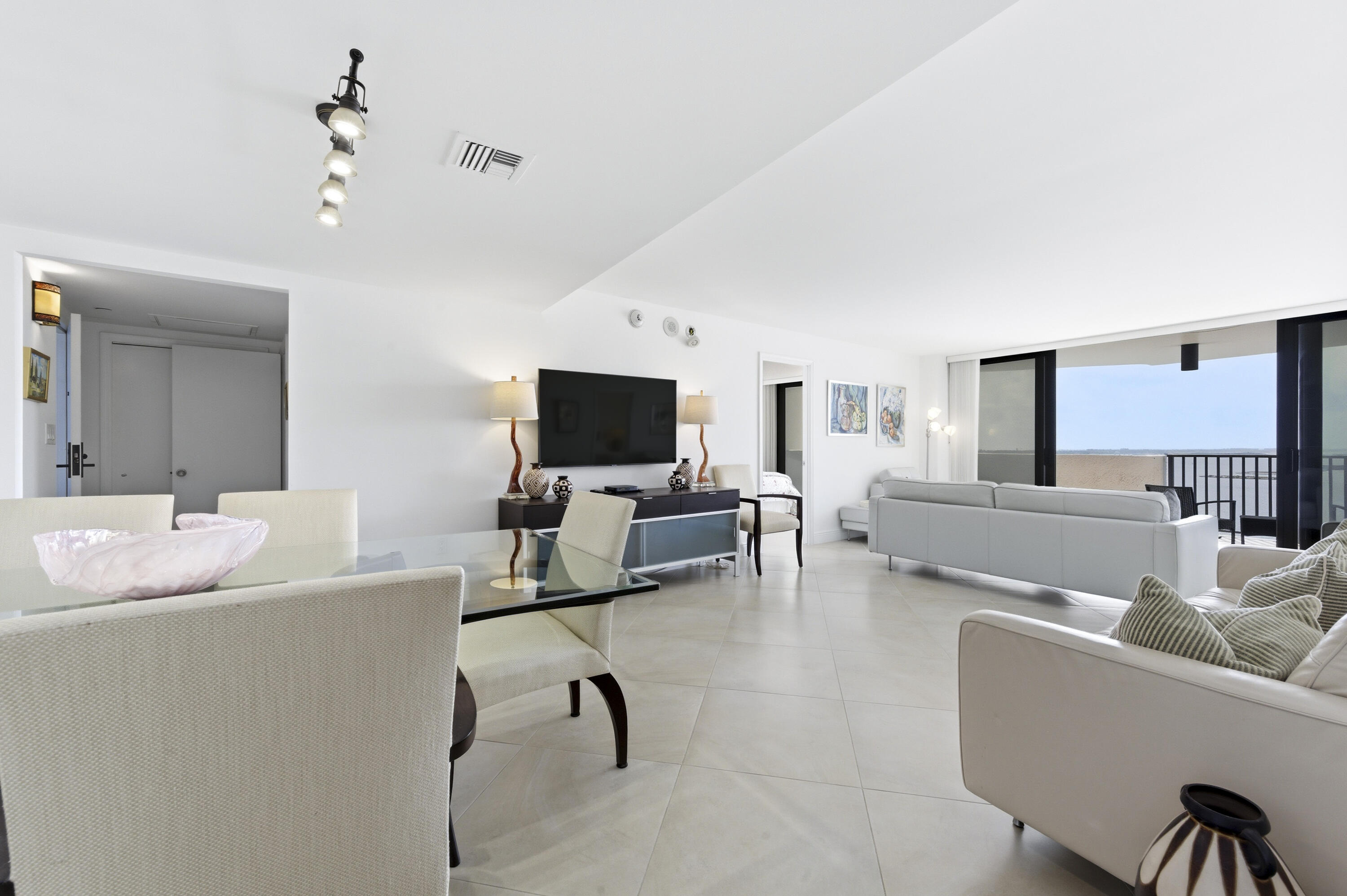 TRIANON CONDO - Residential Lease