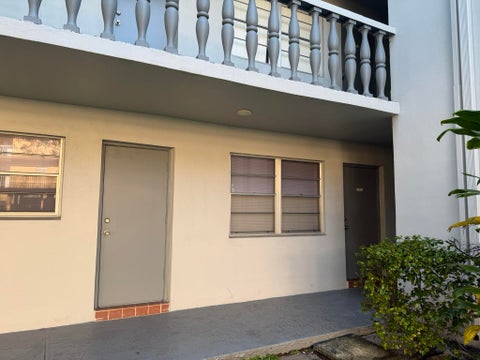 Tiny photo for 900 TALLWOOD Avenue #107, Hollywood, FL 33021 (MLS # B26088379)