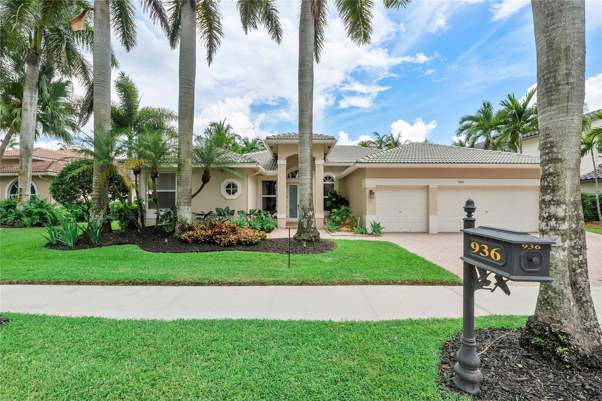 936 Windward Way