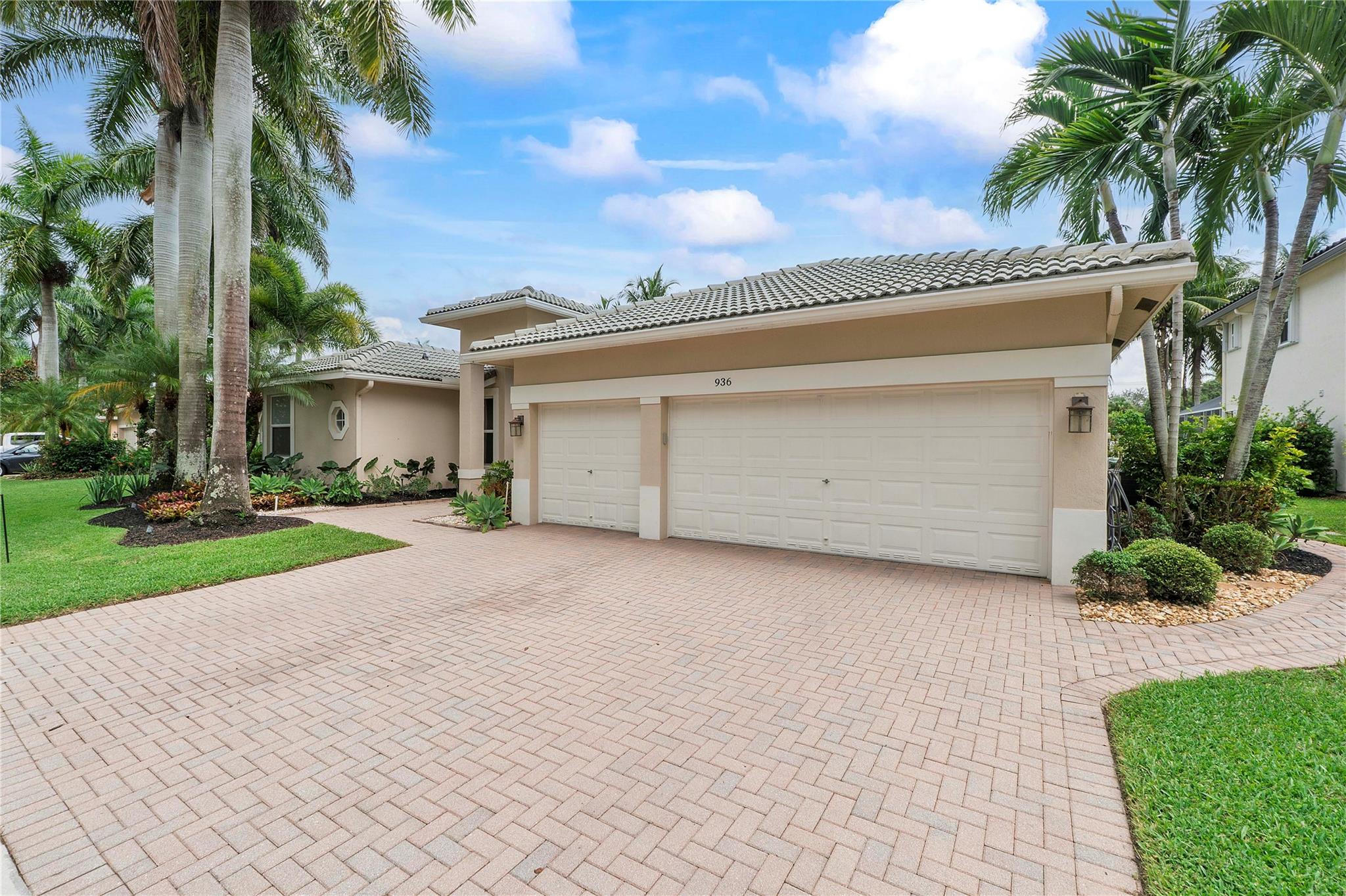 936 Windward Way