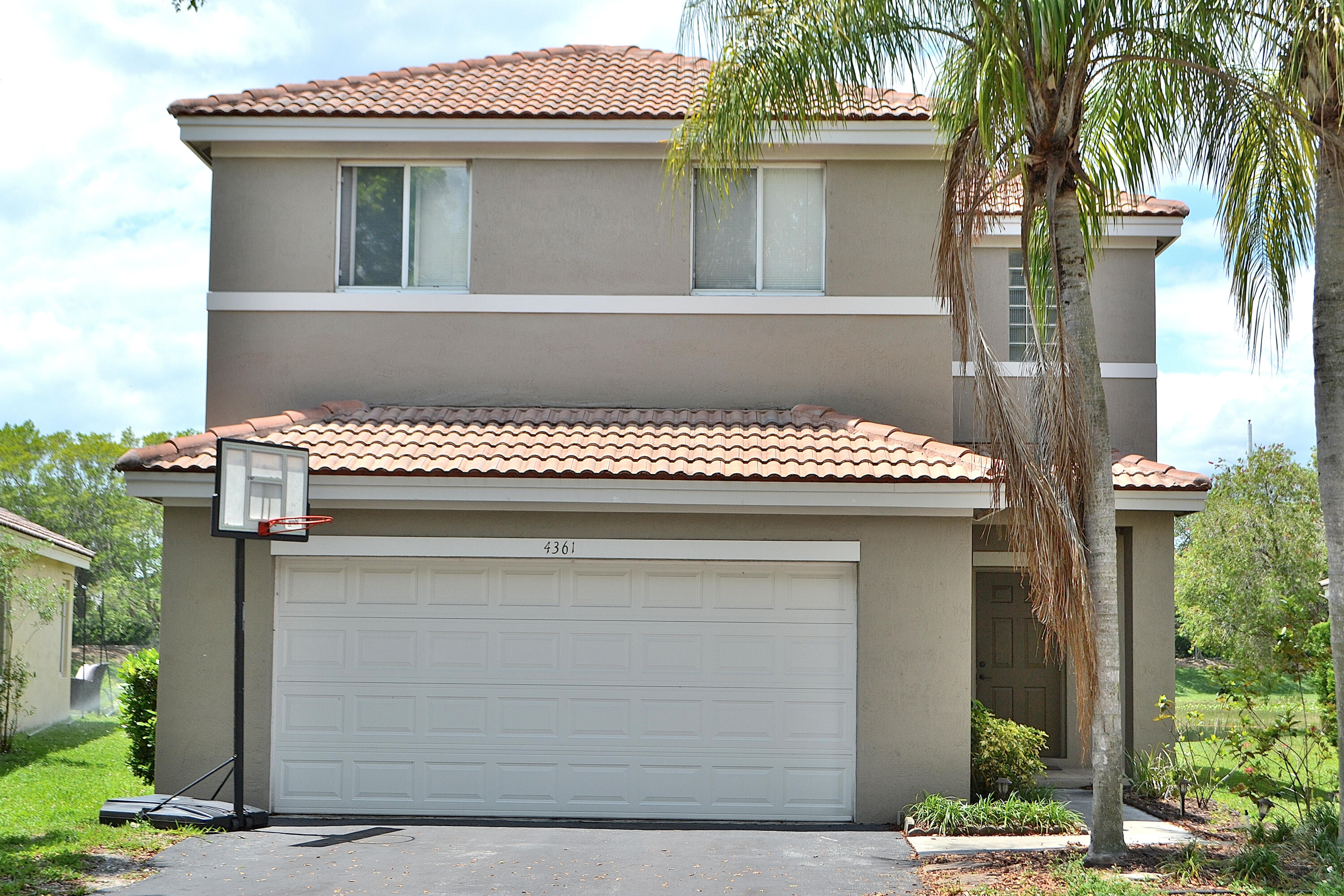 4361 Dogwood Circle