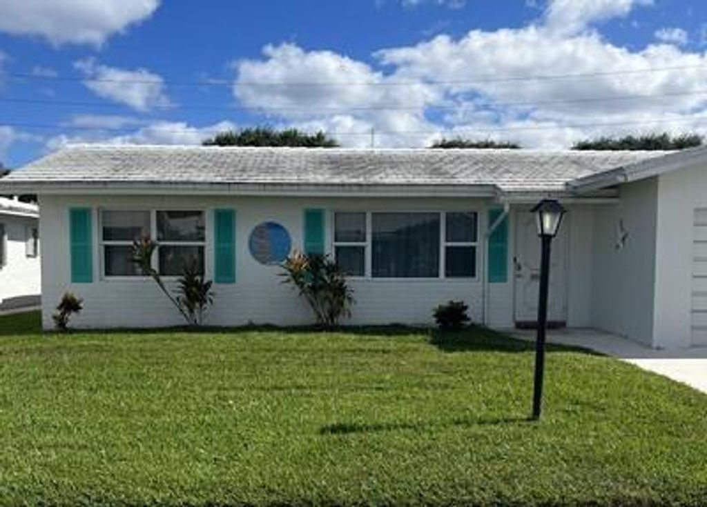 Photo of 1594 SW 14th Avenue, Boynton Beach, FL 33426 (MLS # R11008898)