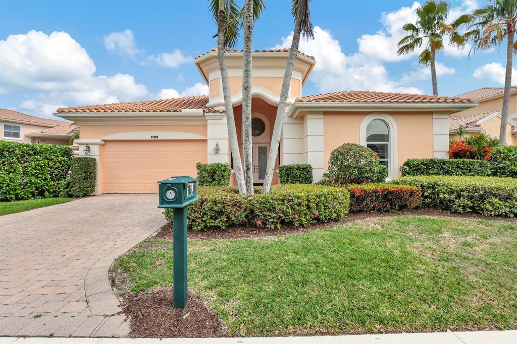 Photo of 1133 Grand Cay Drive, Palm Beach Gardens, FL 33418 (MLS # R10958692)