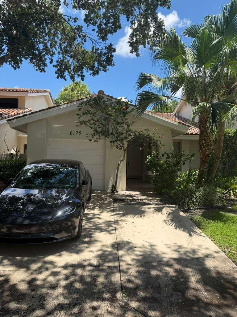6125 Via Laguna Lane
