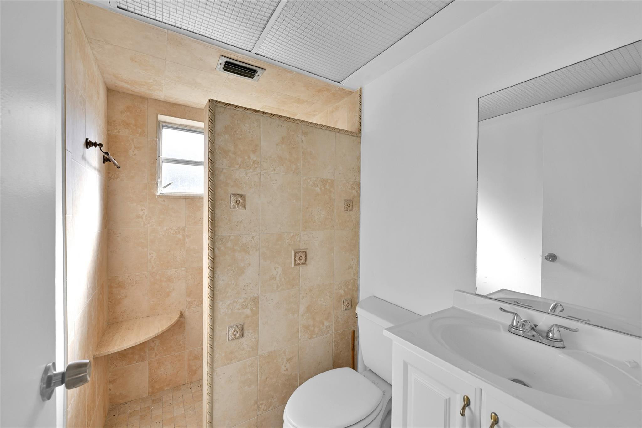 The Haylofts Of Coral Spg - Residential Lease