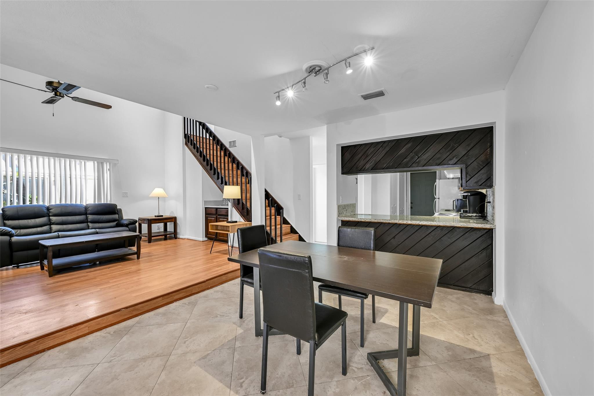 The Haylofts Of Coral Spg - Residential Lease