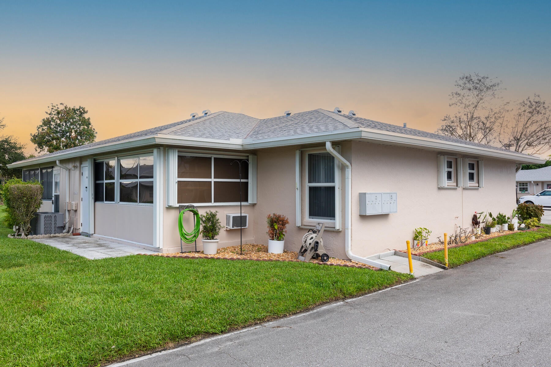 Properties 389 BENNINGTON Lane A