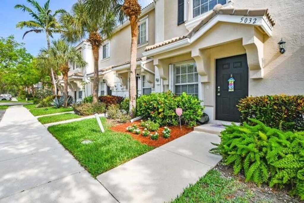 Photo of 5032 Palmbrooke Circle, West Palm Beach, FL 33417 (MLS # R10902560)